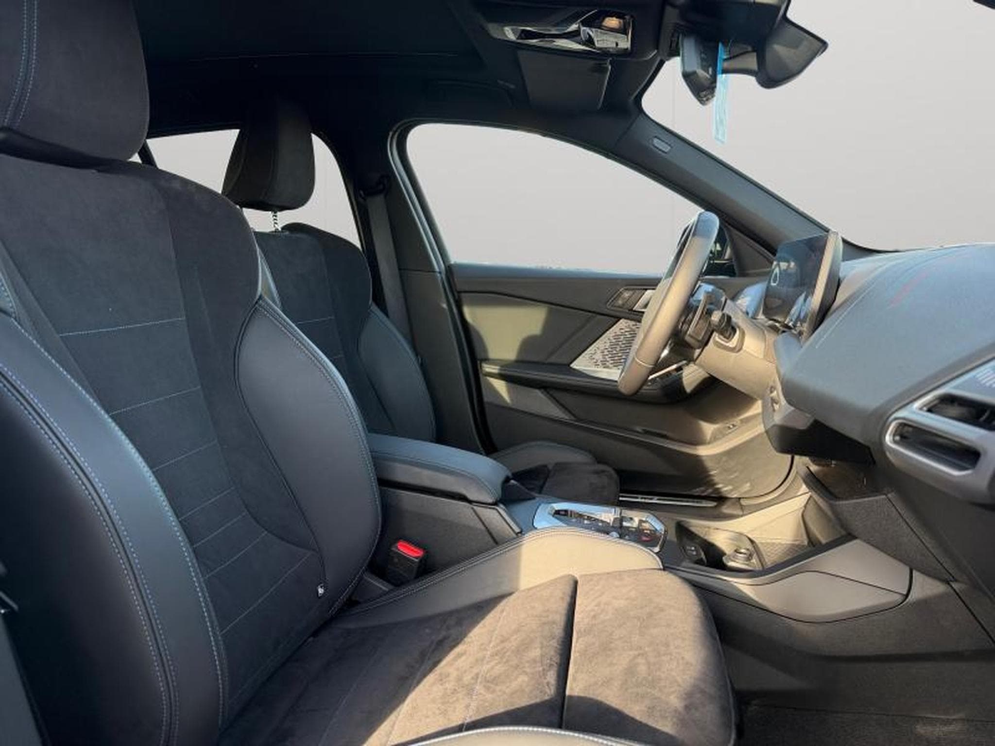 BMW 120 I Pack M / Panoramique / Essence (2025) - Foto 10