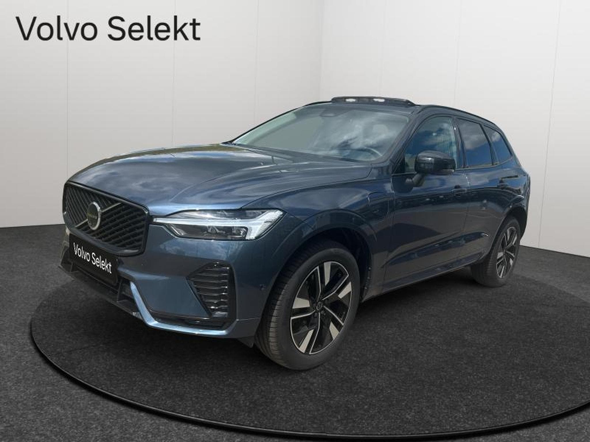 Volvo XC60 FACELIFT T6 Plus Dark / Hybride KIT HIVER INCLUS (2025) - Foto 1
