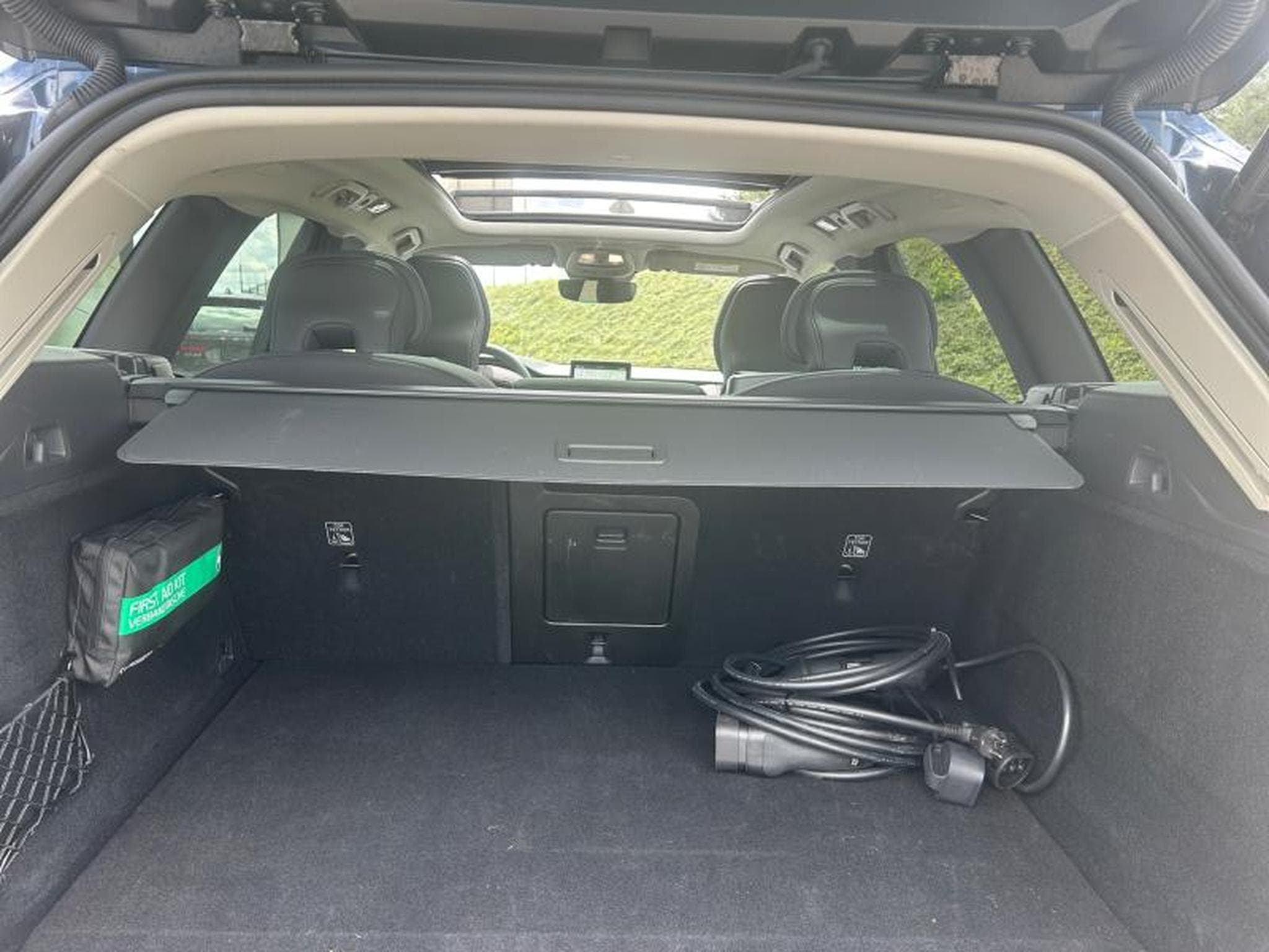Volvo XC60 FACELIFT T6 Plus Dark / Hybride KIT HIVER INCLUS (2025) - Foto 16