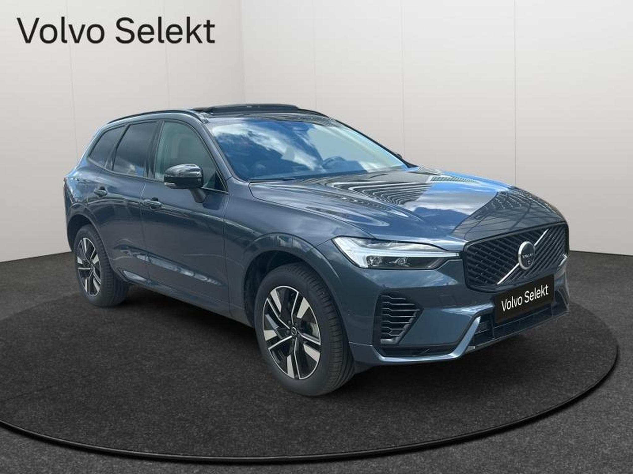 Volvo XC60 FACELIFT T6 Plus Dark / Hybride KIT HIVER INCLUS (2025) - Foto 18