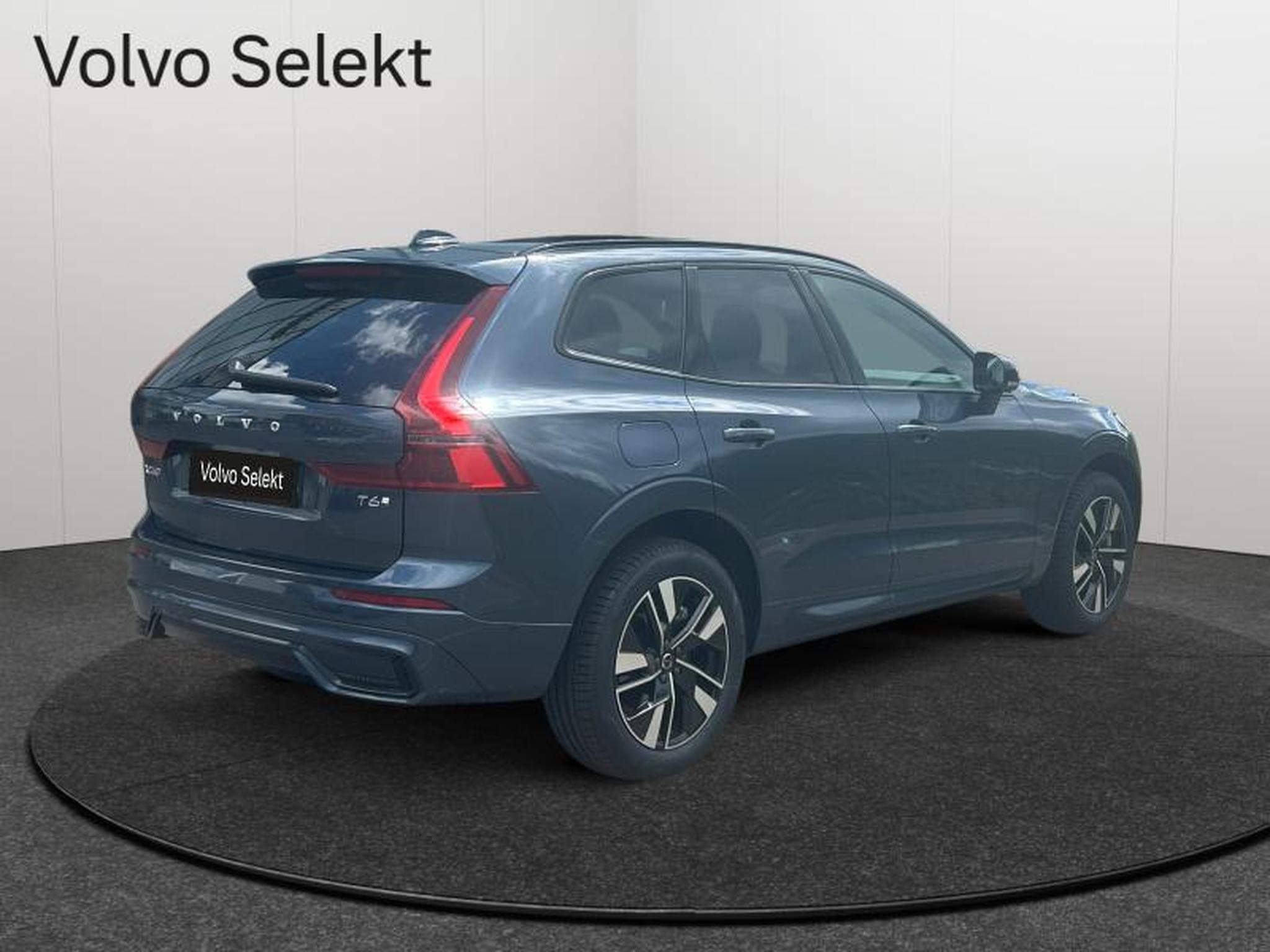 Volvo XC60 FACELIFT T6 Plus Dark / Hybride KIT HIVER INCLUS (2025) - Foto 2