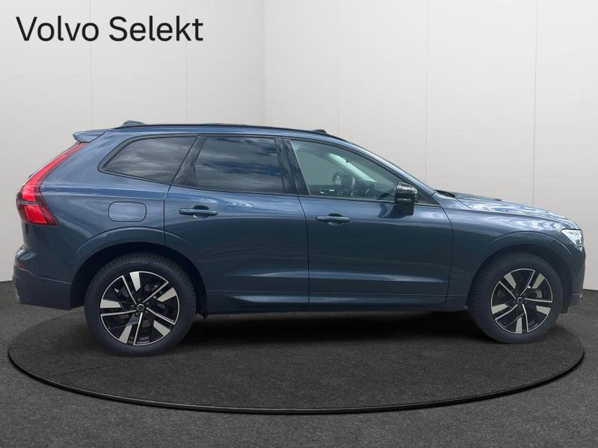 Volvo XC60 FACELIFT T6 Plus Dark / Hybride KIT HIVER INCLUS (2025) - Foto 6