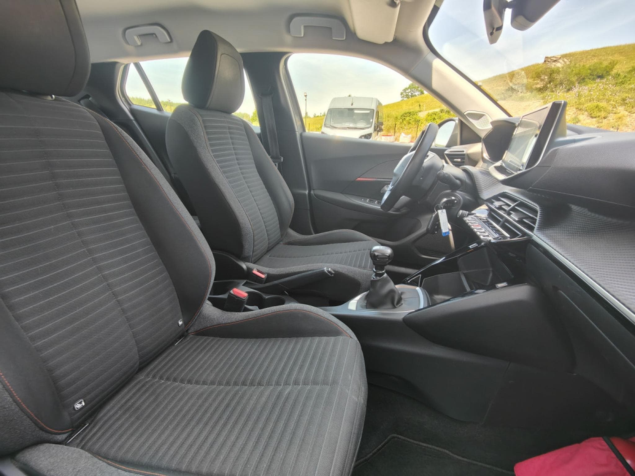 Peugeot 2008 1.2 PURETECH GPS CAMERA CARPLAY ATTELAGE (2020) - Photo 8