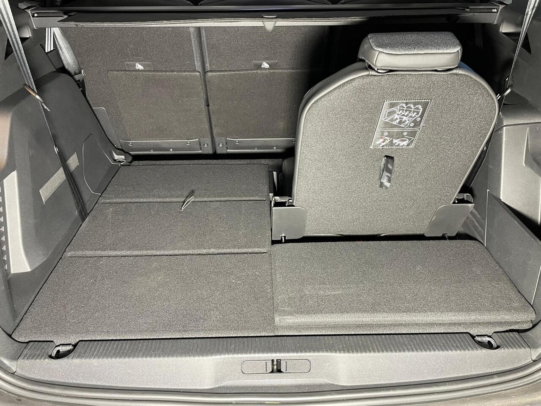 Peugeot 5008 1.5 BLUEHDI 130 ALLURE I-COCKPIT GPS 7PL (2022) - Photo 13