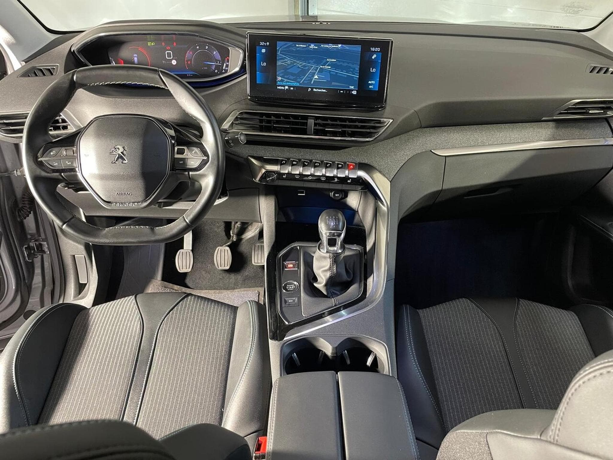 Peugeot 5008 1.5 BLUEHDI 130 ALLURE I-COCKPIT GPS 7PL (2022) - Photo 3