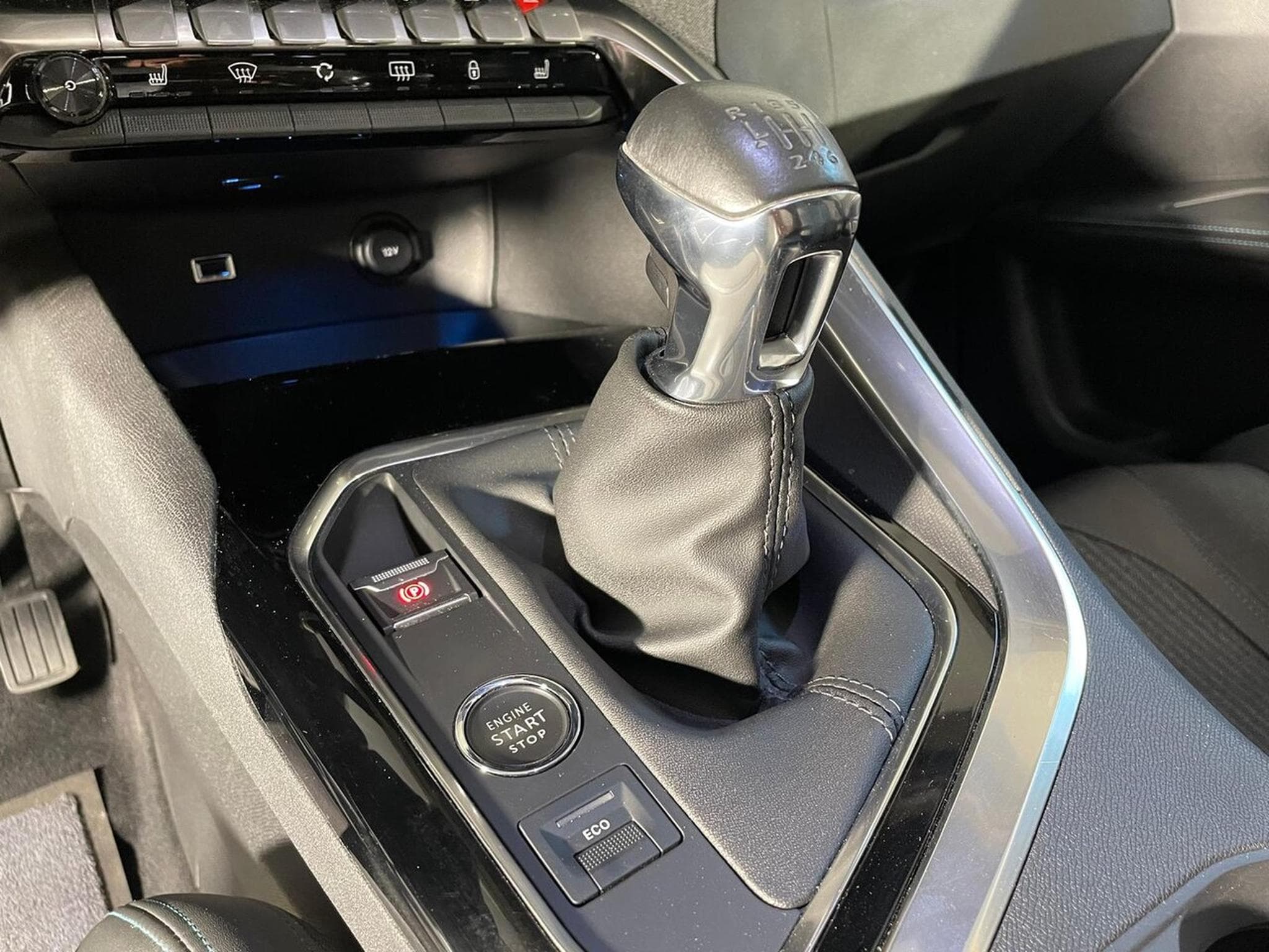 Peugeot 5008 1.5 BLUEHDI 130 ALLURE I-COCKPIT GPS 7PL (2022) - Photo 6