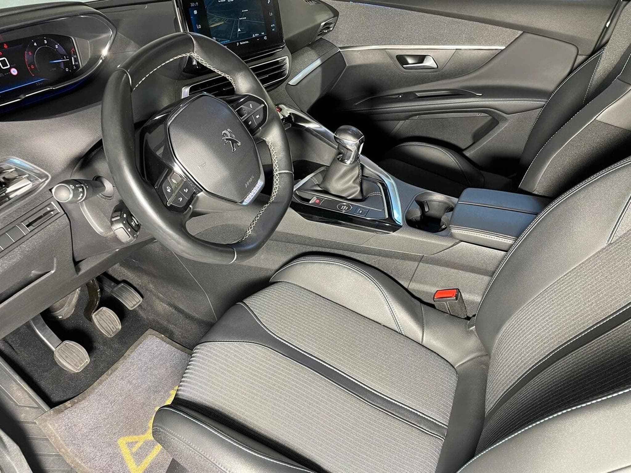 Peugeot 5008 1.5 BLUEHDI 130 ALLURE I-COCKPIT GPS 7PL (2022) - Photo 9