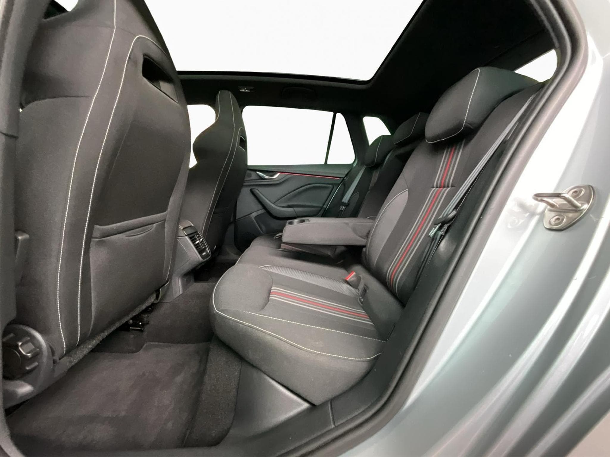 Skoda Kamiq Monte-Carlo+DSG+AHK+LED+Navi (2025) - Foto 16