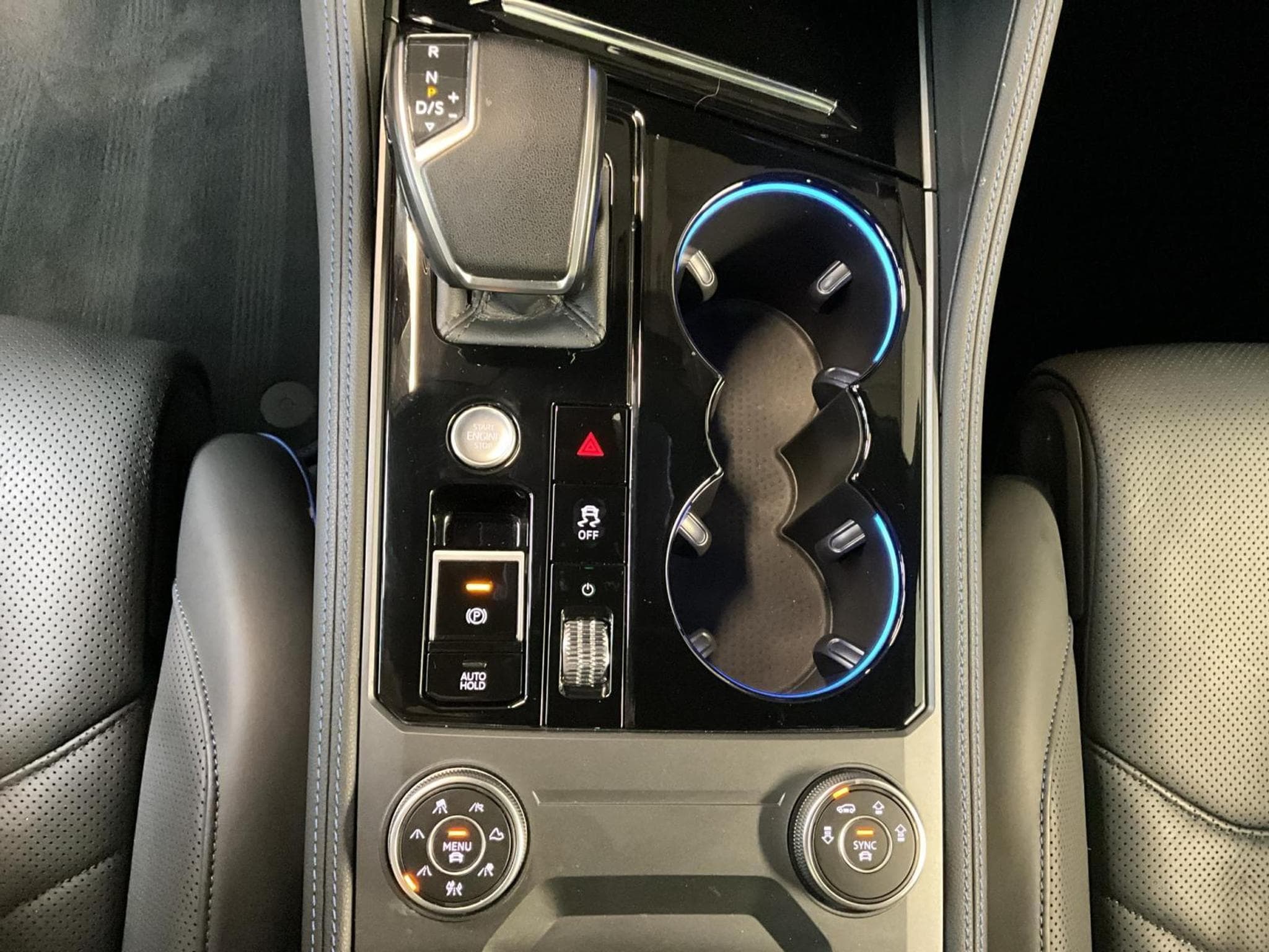 VW Touareg R+V6+4Motion+IQ-Drive+AHK+Luft.+Head.Up (2023) - Foto 12
