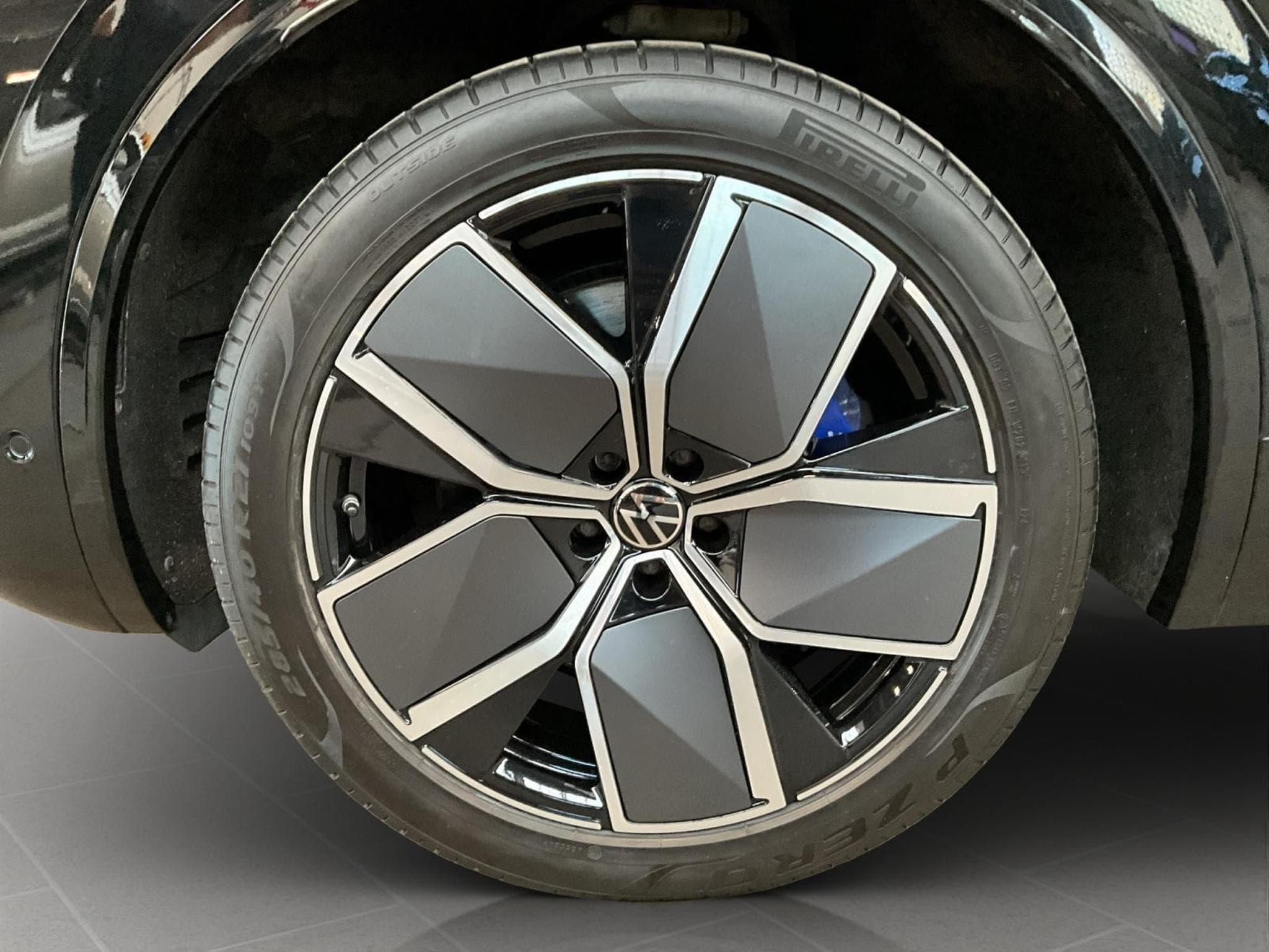 VW Touareg R+V6+4Motion+IQ-Drive+AHK+Luft.+Head.Up (2023) - Foto 8