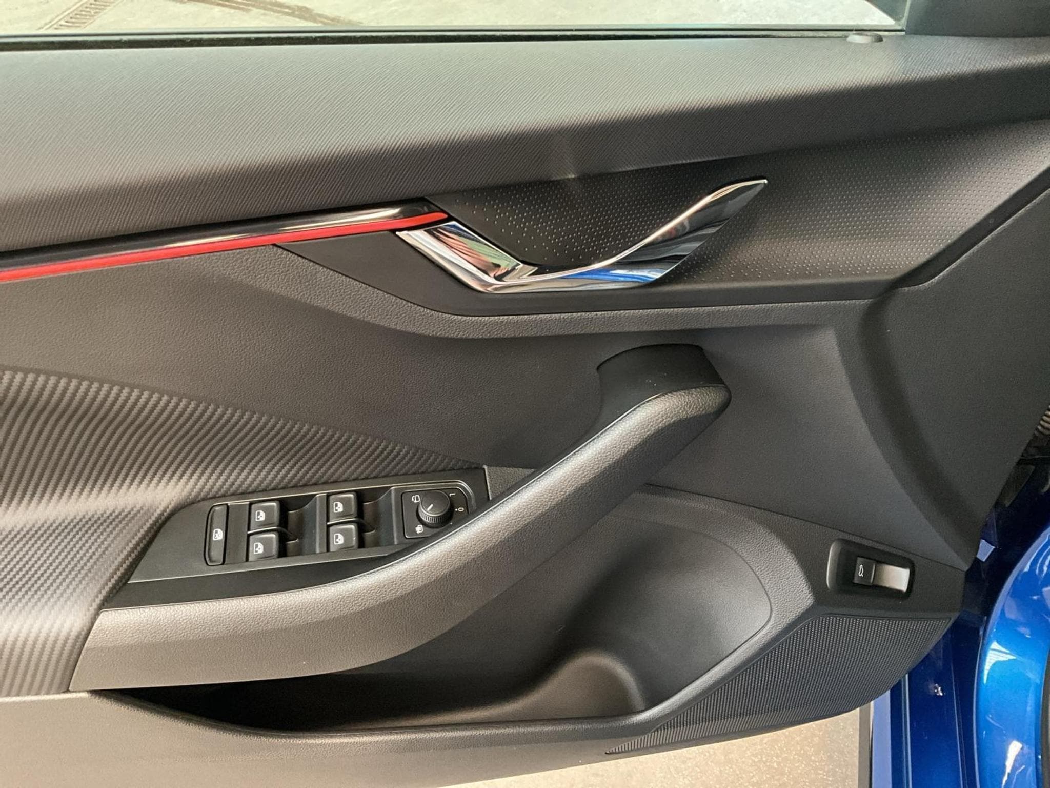 Skoda Kamiq Monte-Carlo+DSG+Led+P.Assisted+P.Park&Go (2025) - Foto 10