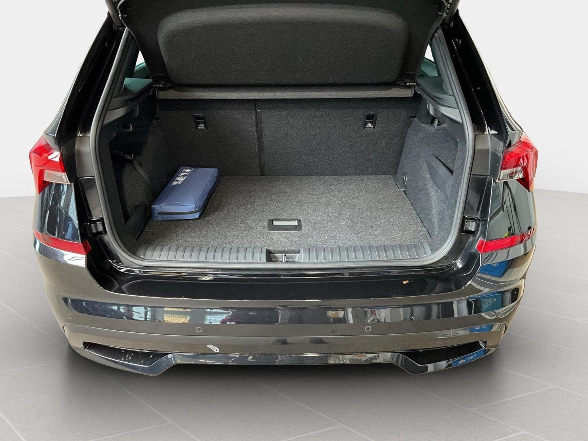 Skoda Kamiq Monte-Carlo+DSG (2022) - Foto 17