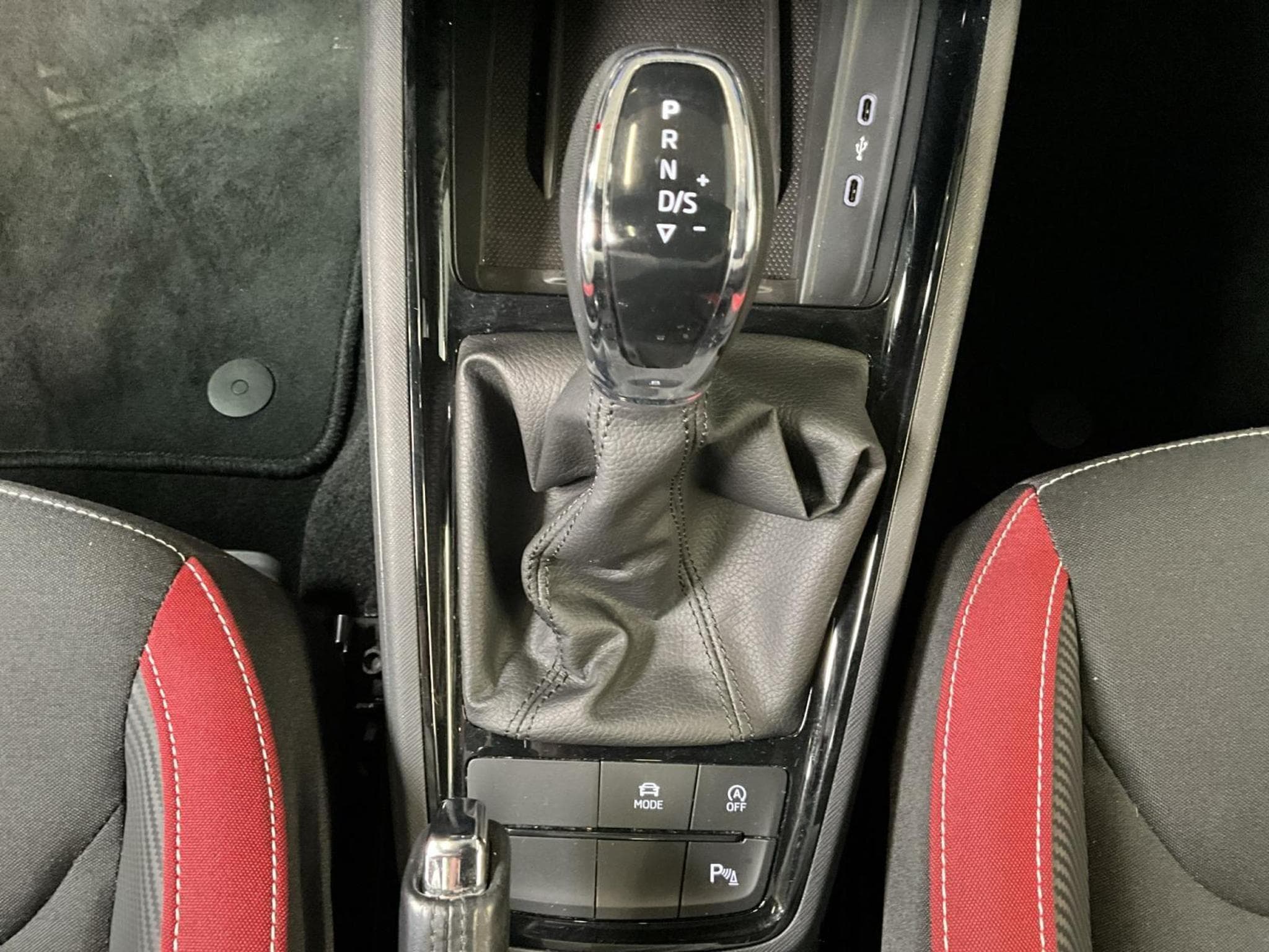 Skoda Kamiq Monte-Carlo+DSG (2022) - Foto 21