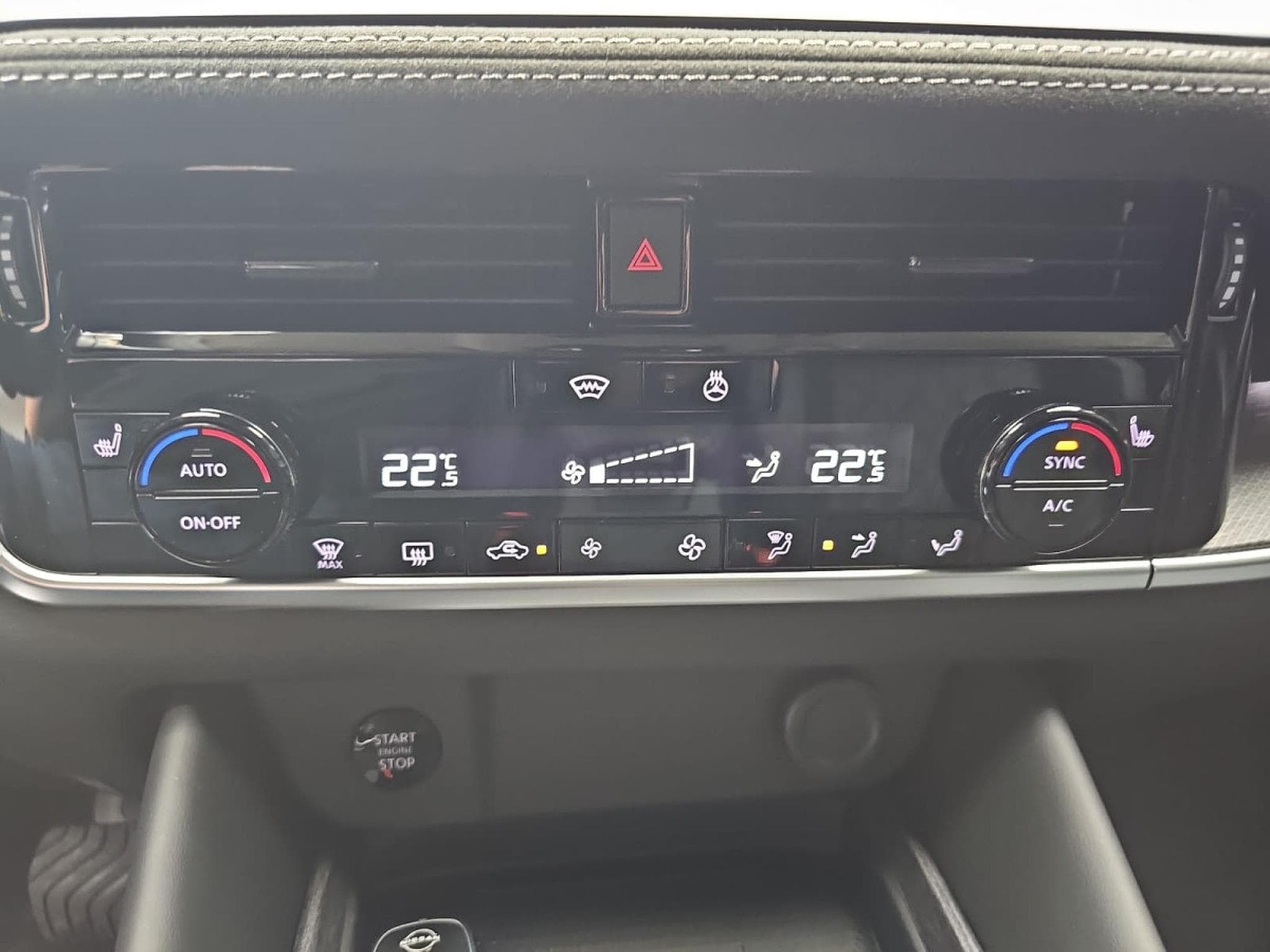 Nissan Qashqai 1.3 DIG-T MHEV 158 X-tronic Tekna Premium (2026) - Photo 10