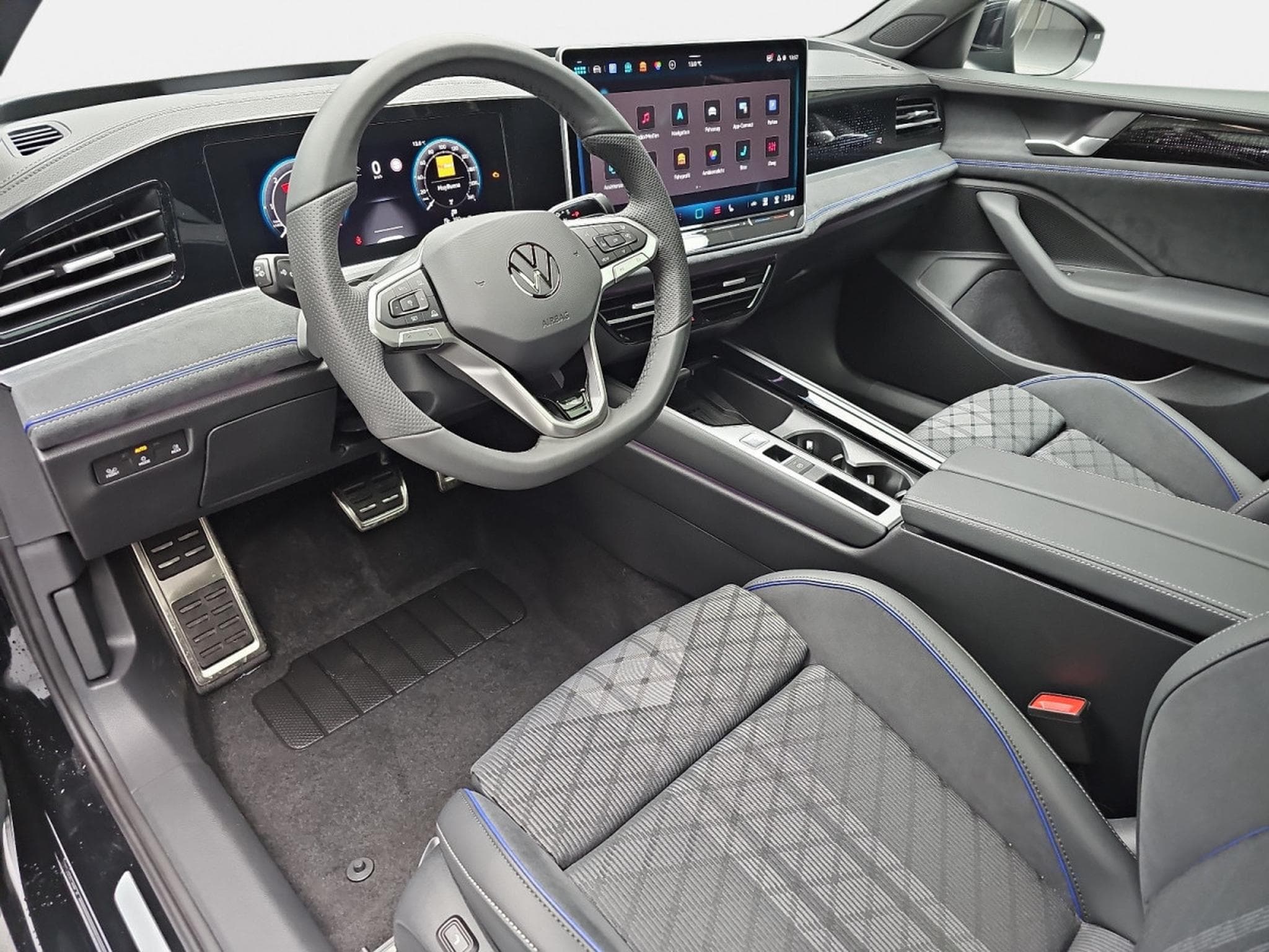 VW Passat 2.0 TDi DSG 150 R-Line (2025) - Foto 17