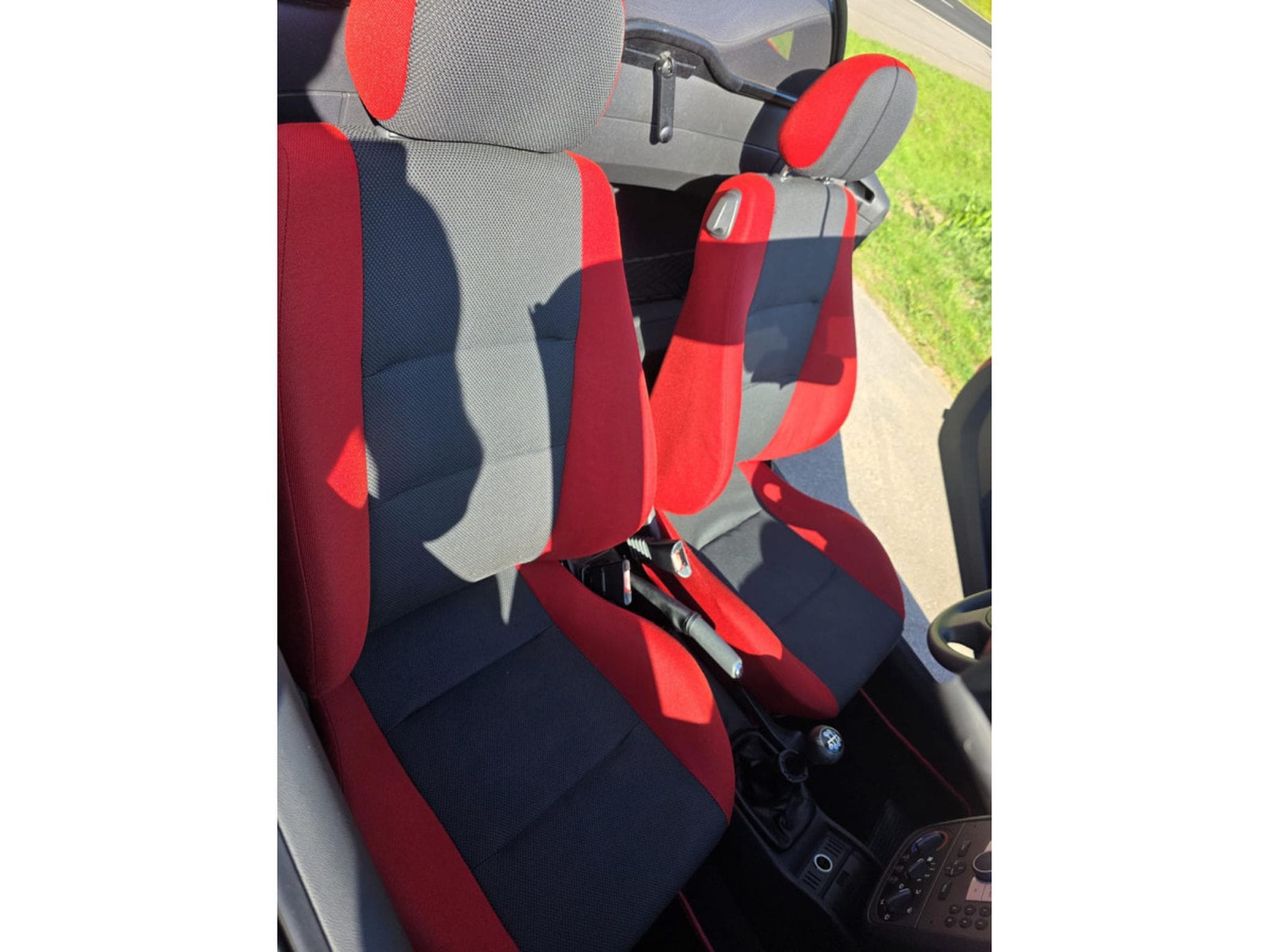 Opel Tigra 1.4 Enjoy (2005) - Photo 6