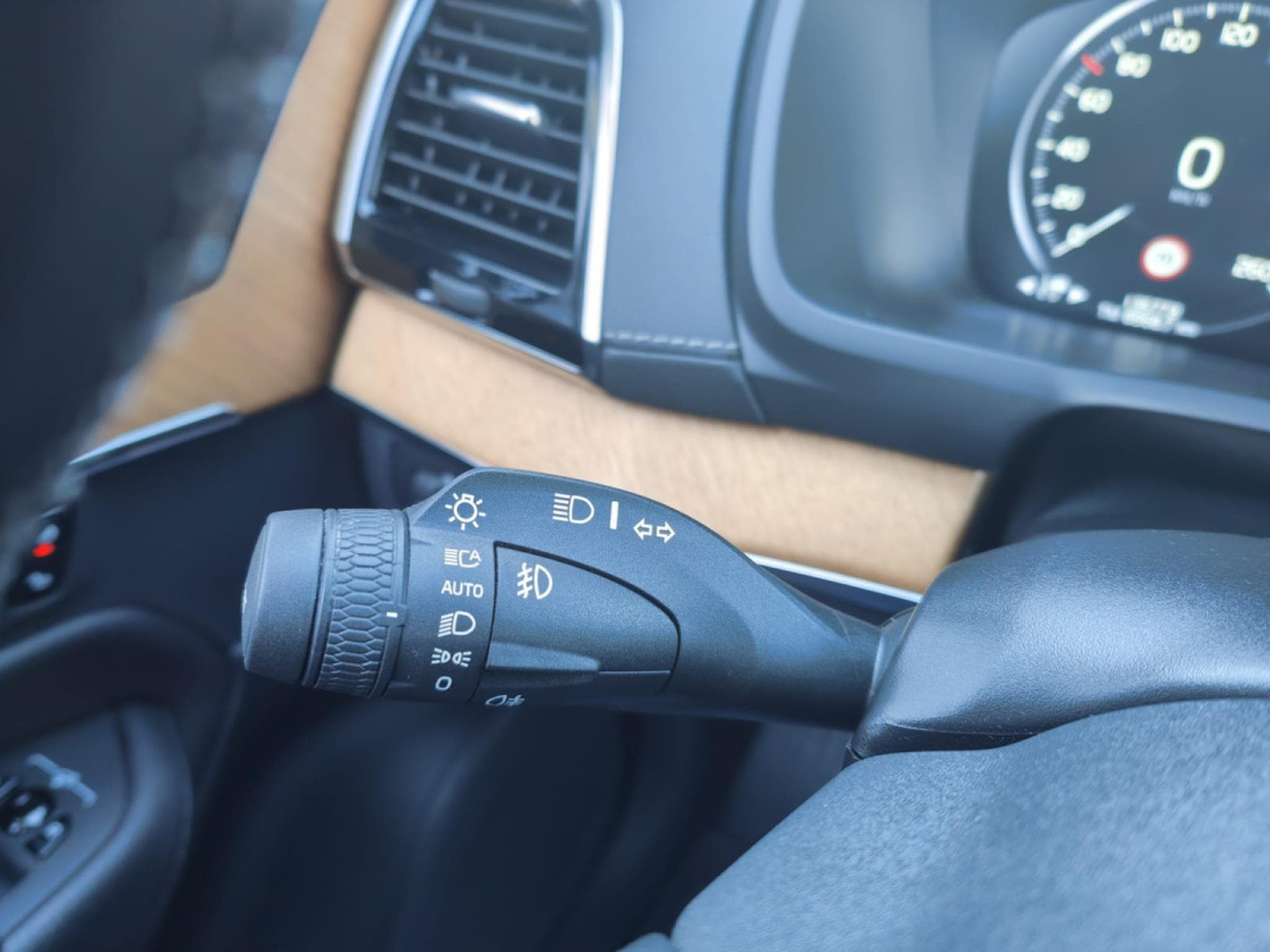Volvo XC90 B5 AWD 7 PLACES TOIT OUVRANT CUIR GPS CARPLAY (2021) - Photo 15