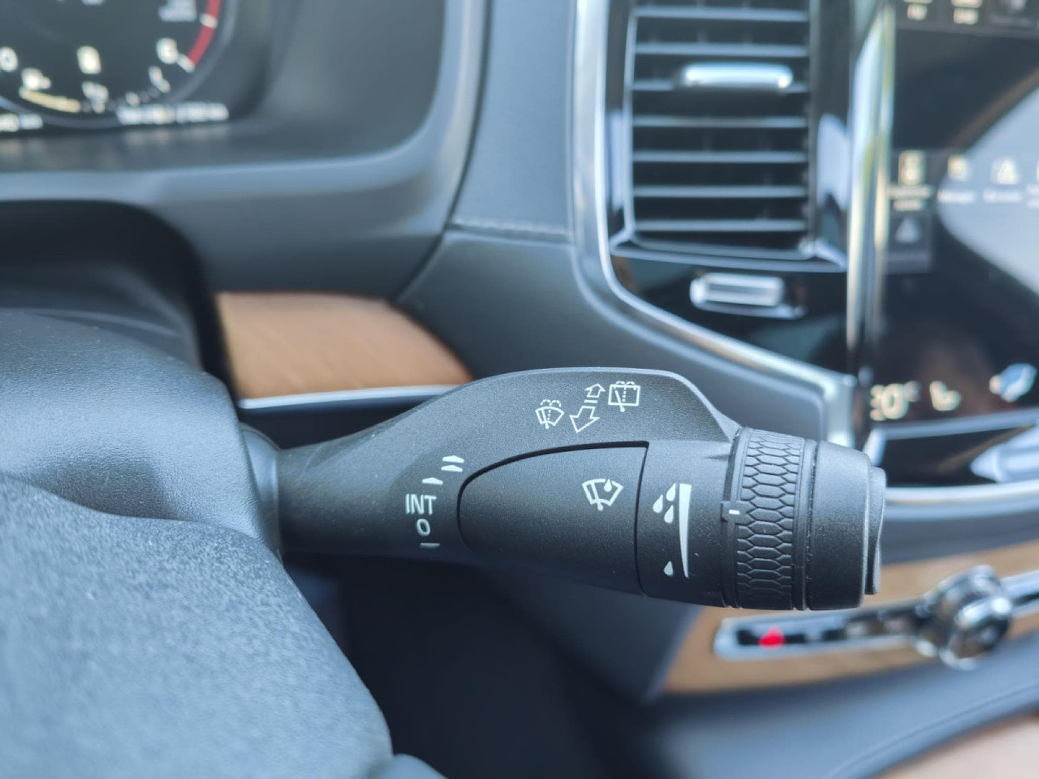 Volvo XC90 B5 AWD 7 PLACES TOIT OUVRANT CUIR GPS CARPLAY (2021) - Photo 16