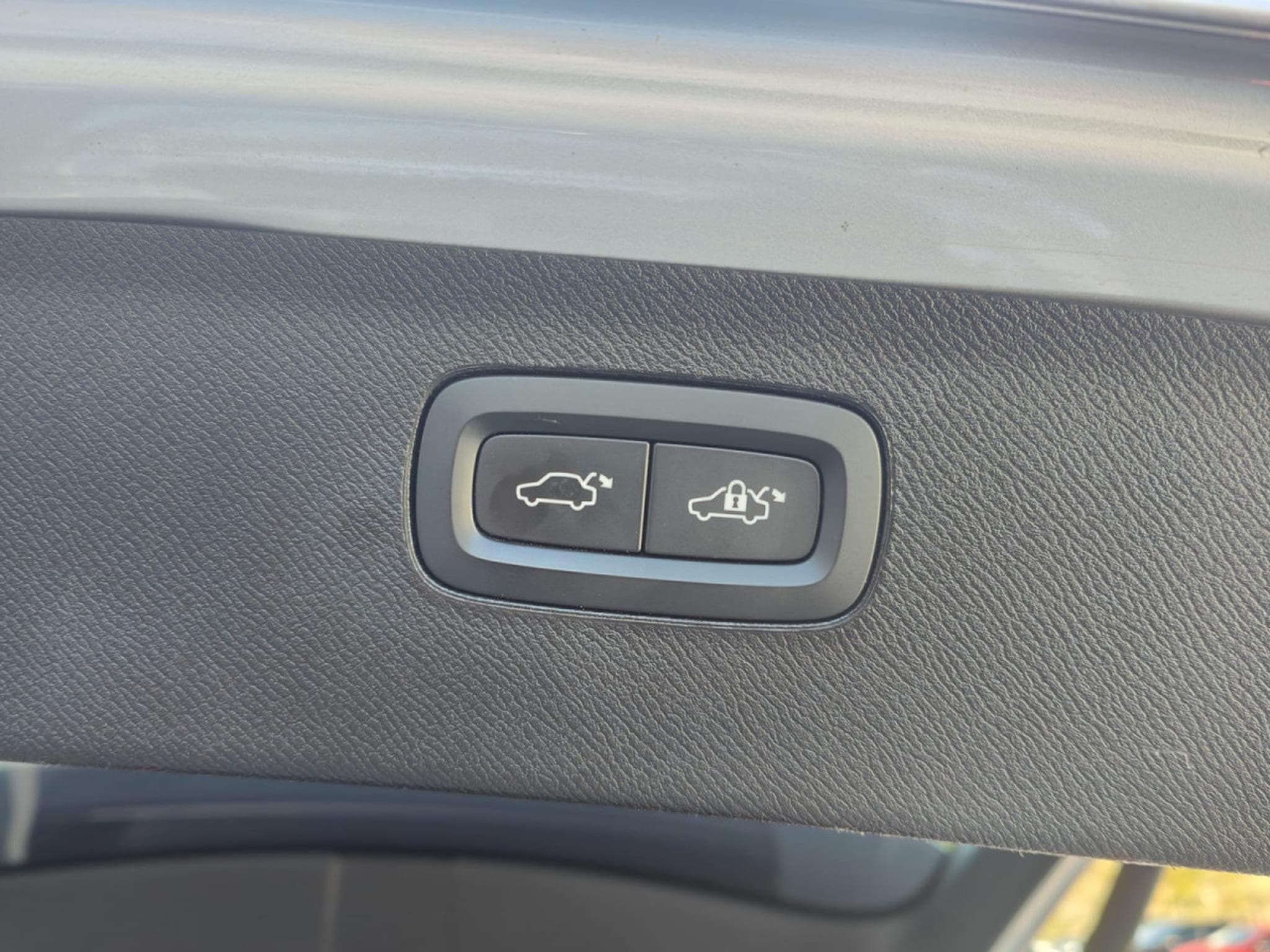 Volvo XC90 B5 AWD 7 PLACES TOIT OUVRANT CUIR GPS CARPLAY (2021) - Photo 25