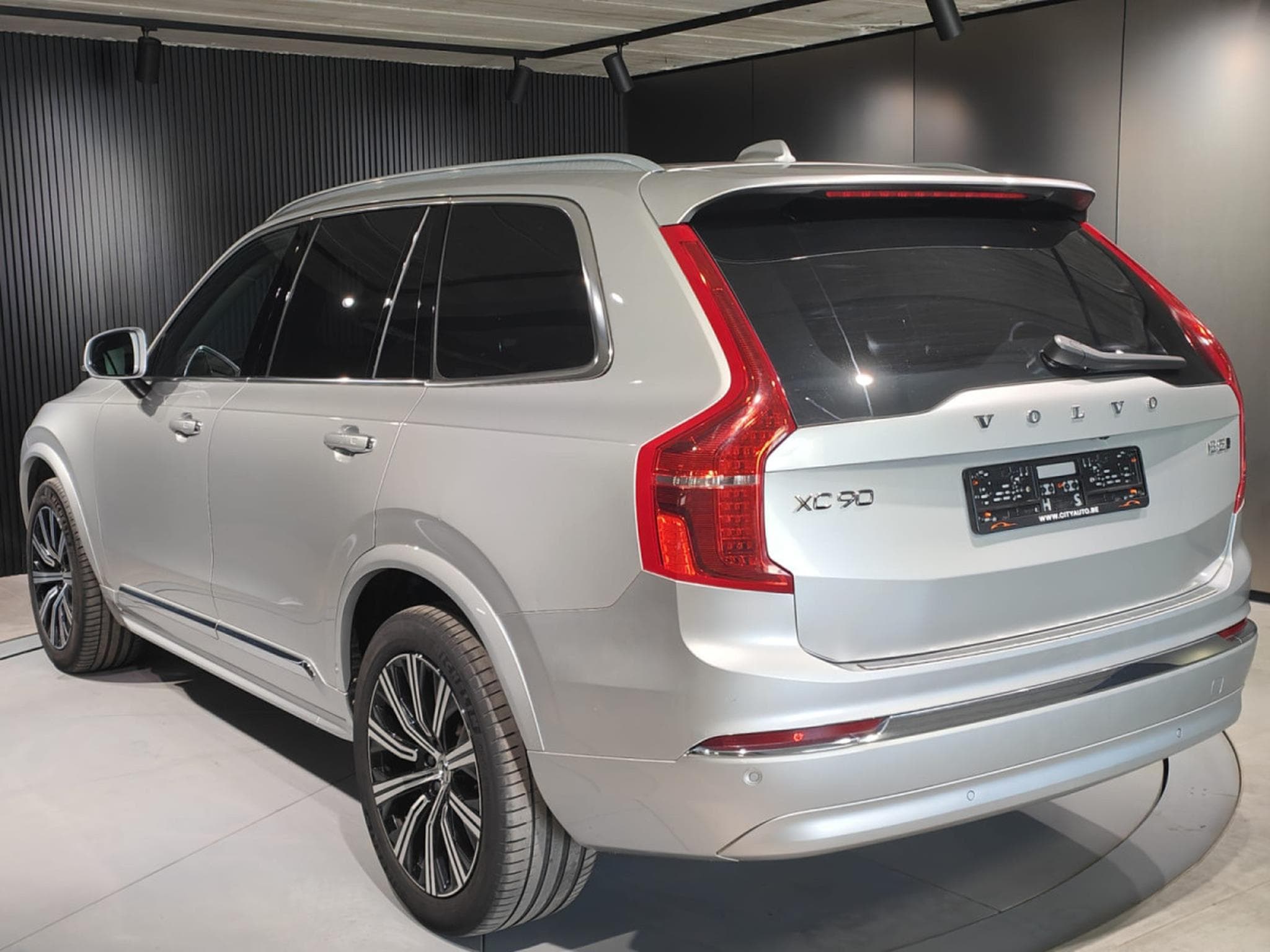 Volvo XC90 B5 AWD 7 PLACES TOIT OUVRANT CUIR GPS CARPLAY (2021) - Photo 3