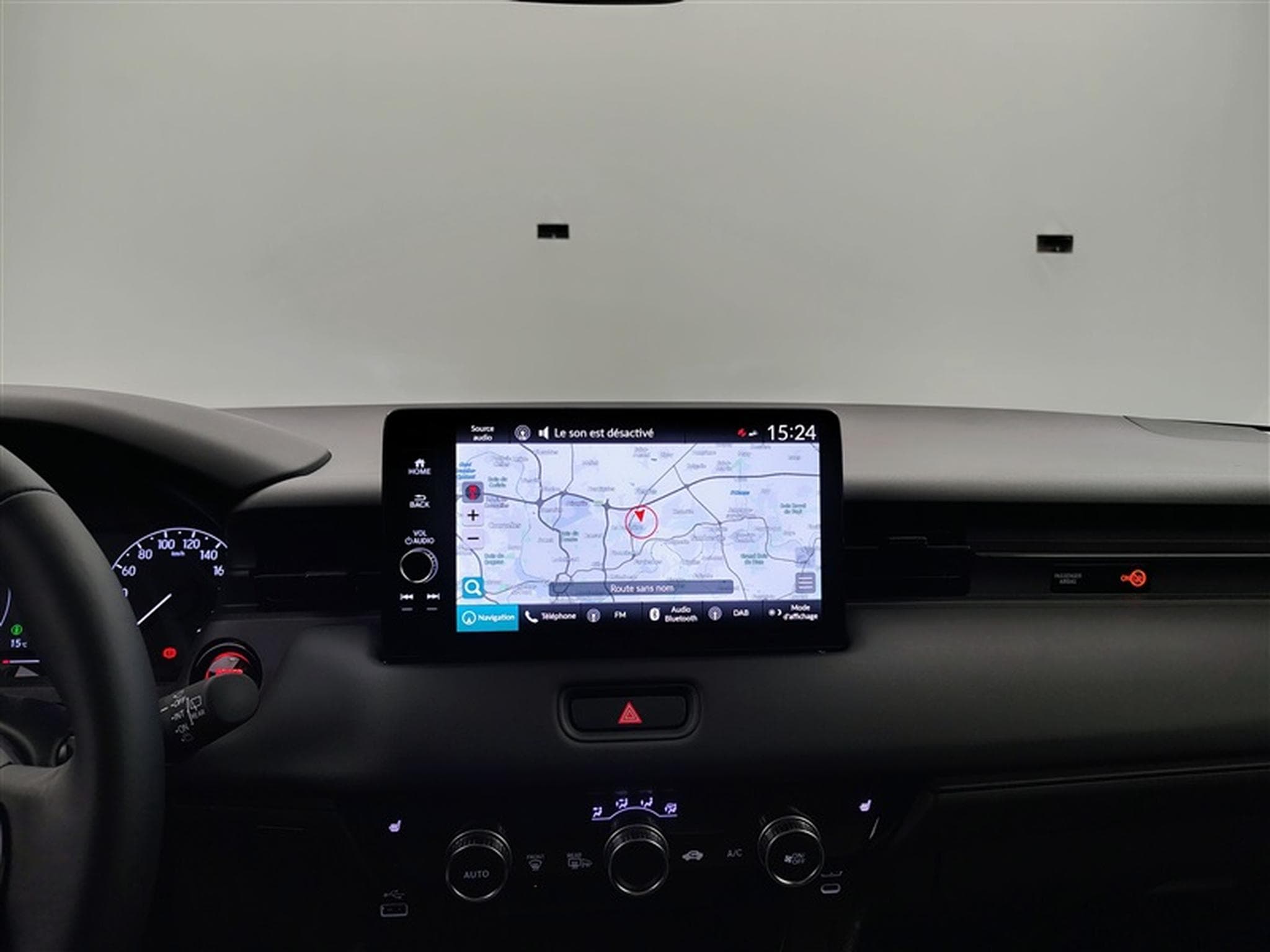 Honda HR-V 1.5 HEV Elegance NAVI / CARPLAY / CAMERA / ALU / PDC (2025) - Photo 11
