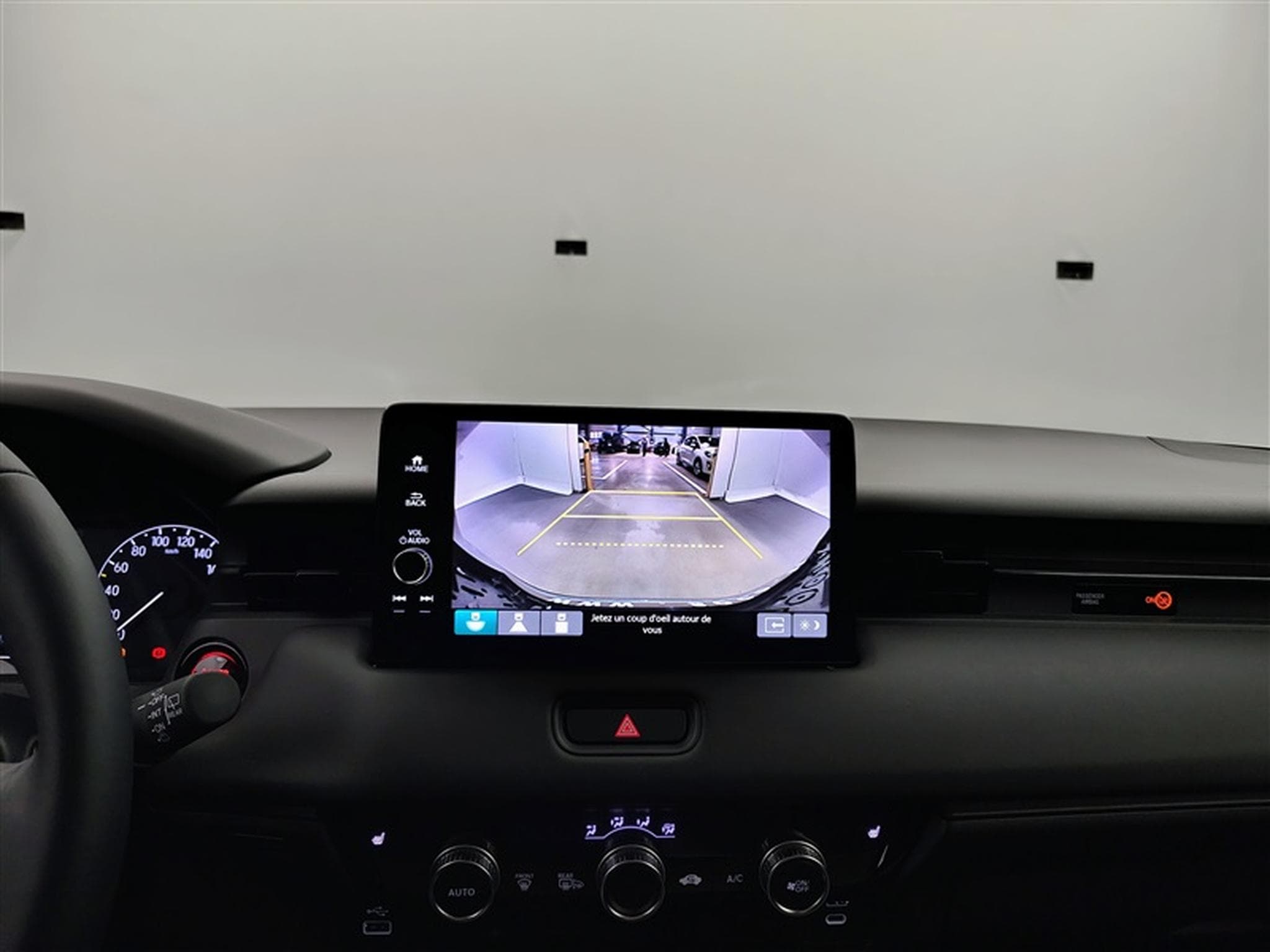 Honda HR-V 1.5 HEV Elegance NAVI / CARPLAY / CAMERA / ALU / PDC (2025) - Photo 18
