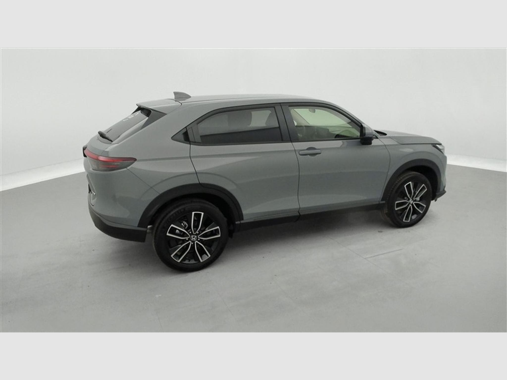Honda HR-V 1.5 HEV Elegance NAVI / CARPLAY / CAMERA / ALU / PDC (2025) - Photo 25