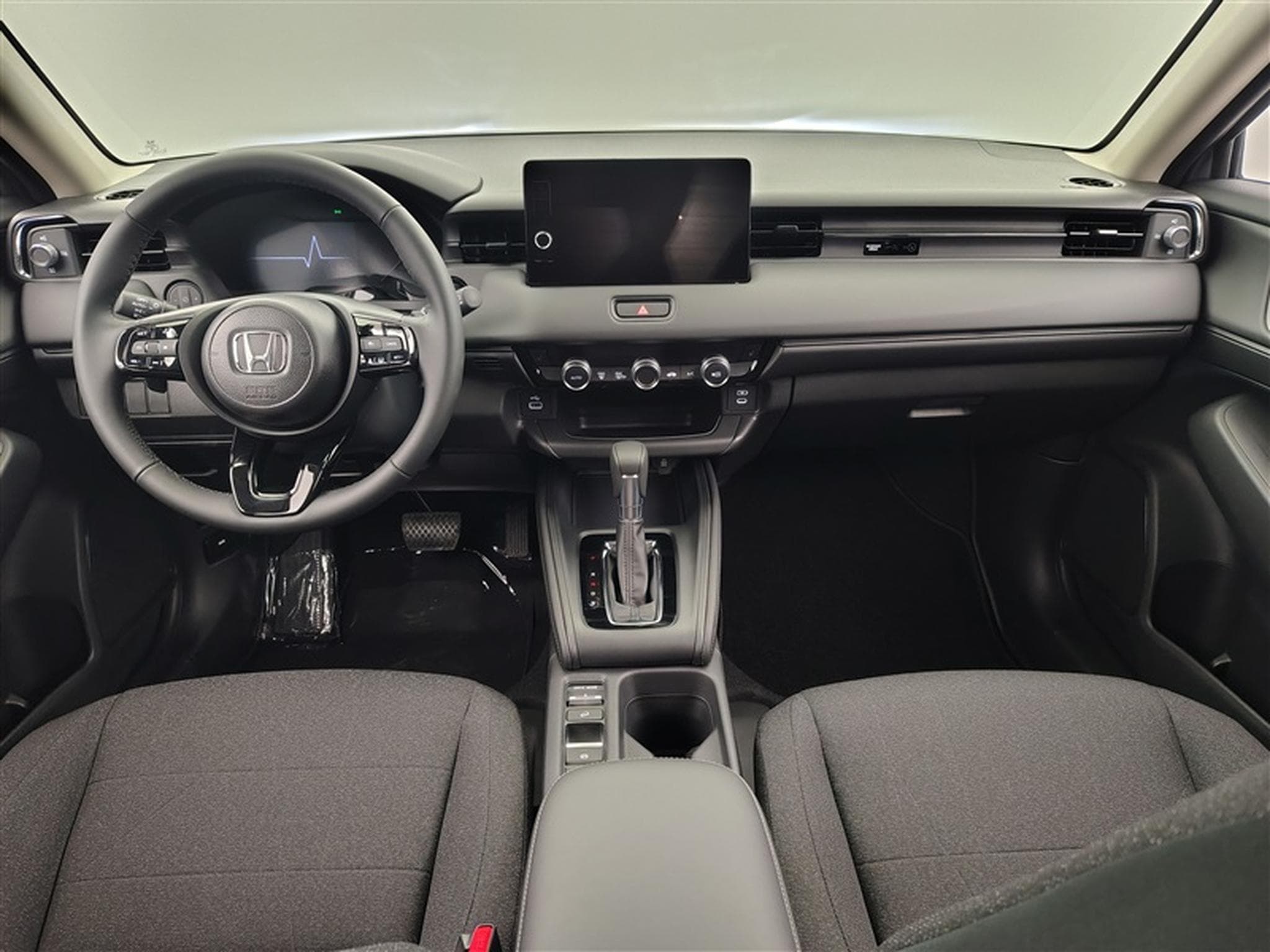 Honda HR-V 1.5 HEV Elegance NAVI / CARPLAY / CAMERA / ALU / PDC (2025) - Photo 8