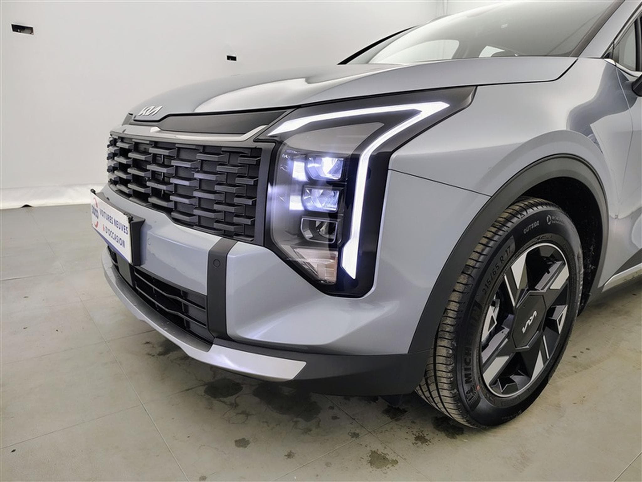 Kia Sportage 1.6 T-GDi 150Cv LX NAVI / CARPLAY / CAMERA / FULL LED (2026) - Photo 15