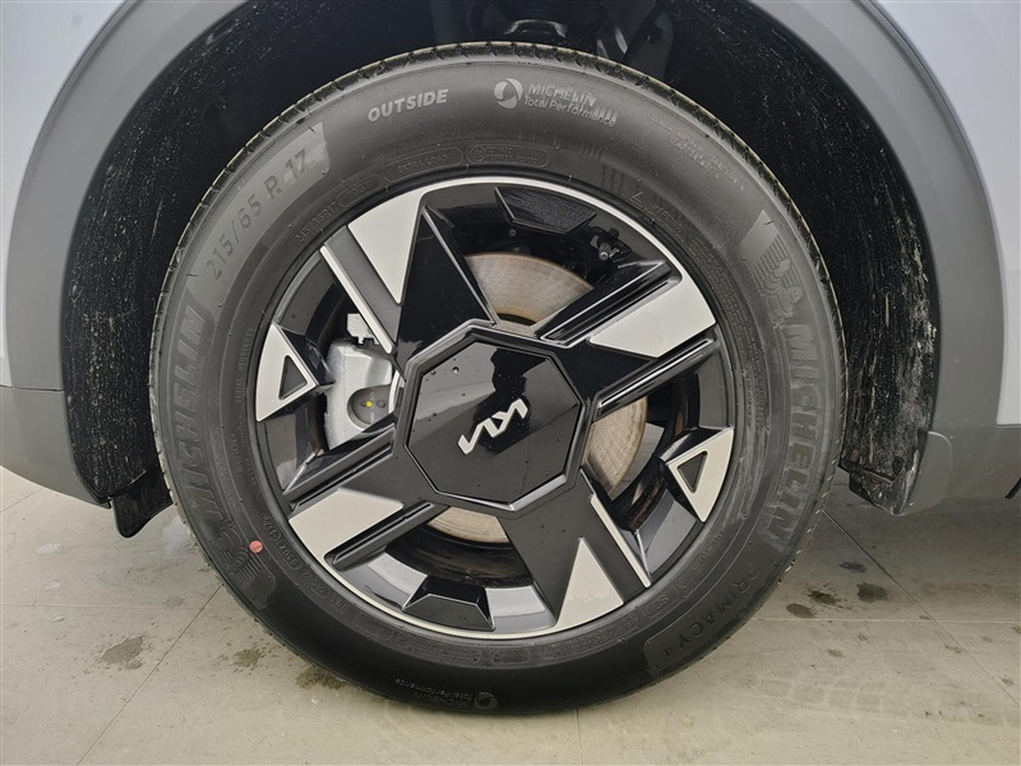 Kia Sportage 1.6 T-GDi 150Cv LX NAVI / CARPLAY / CAMERA / FULL LED (2026) - Photo 6