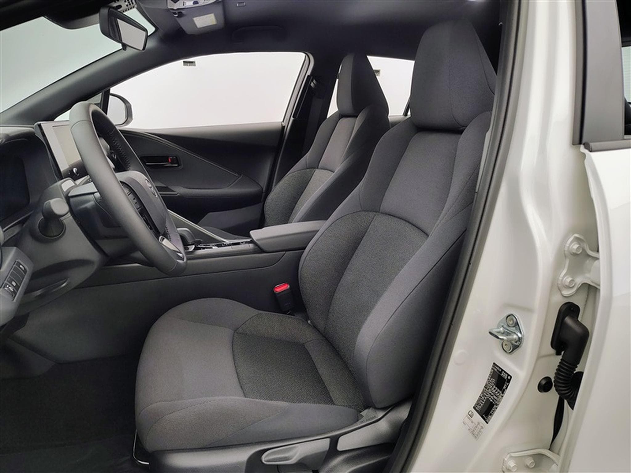 Toyota C-HR 1.8i VVT-i Hybrid Comfort CARPLAY / CAMERA / FULL LED (2026) - Photo 7