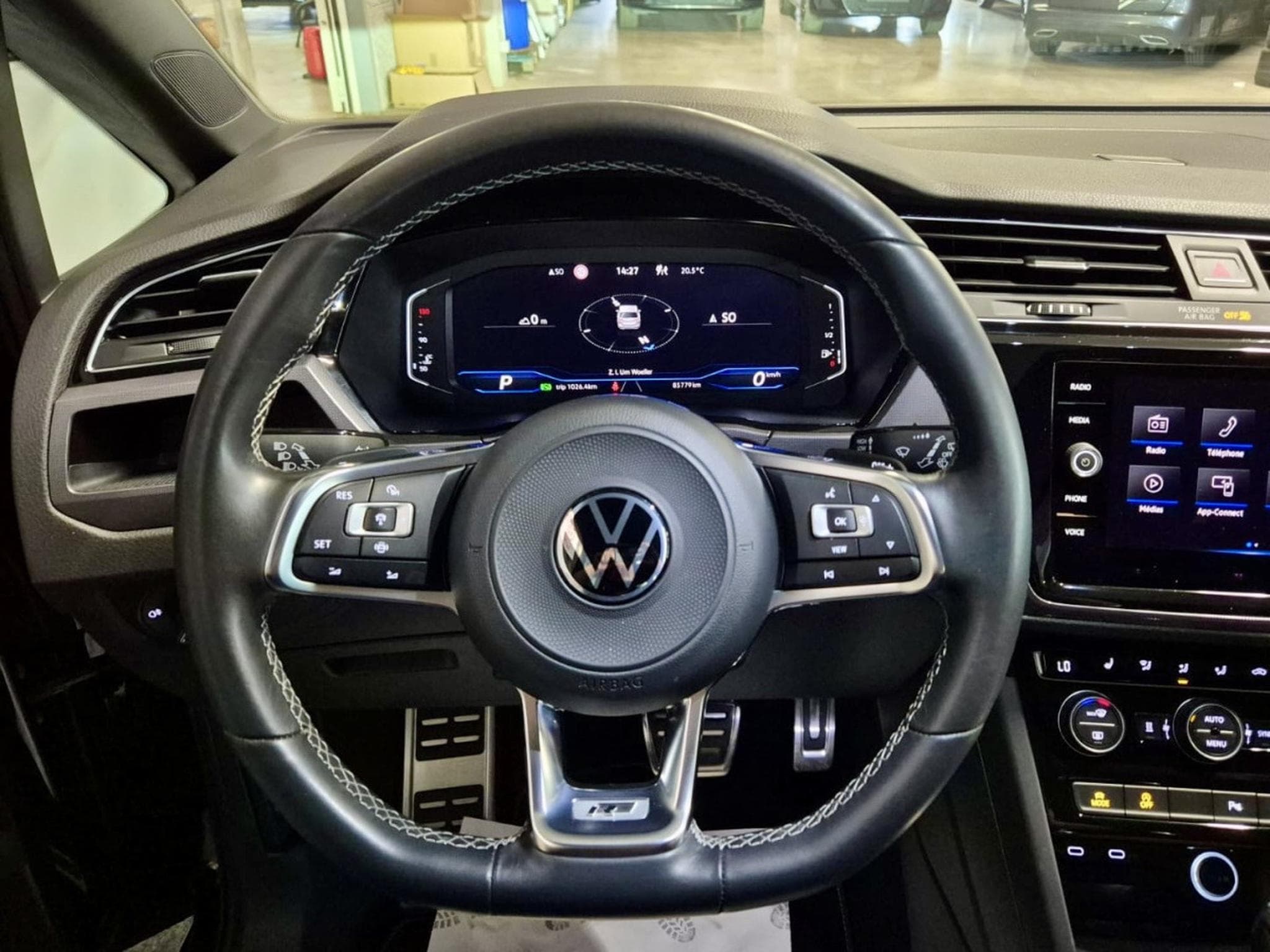 VW Touran 2.0 TDI 150 DSG 3X R-LINE 7 SITZE LED NAVI (2023) - Foto 8