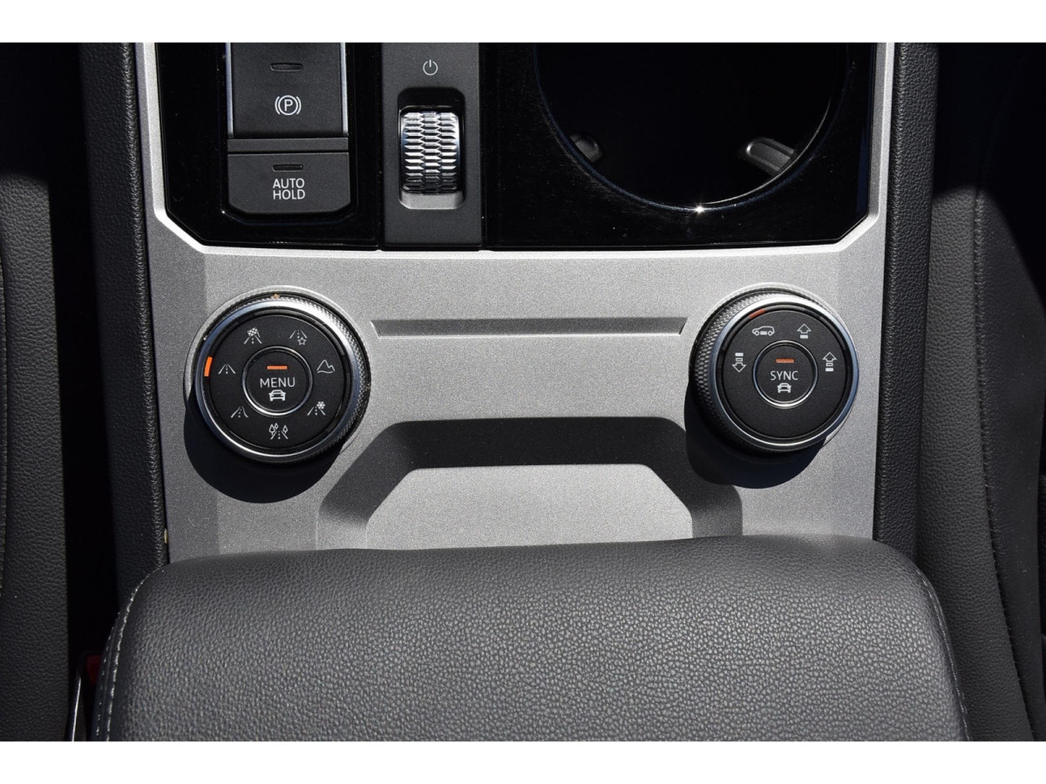 VW Touareg 3.0 TSI eHybrid PHEV 4Motion Elegance Tip. SUSP PNEU ATT RMQ (2021) - Photo 16