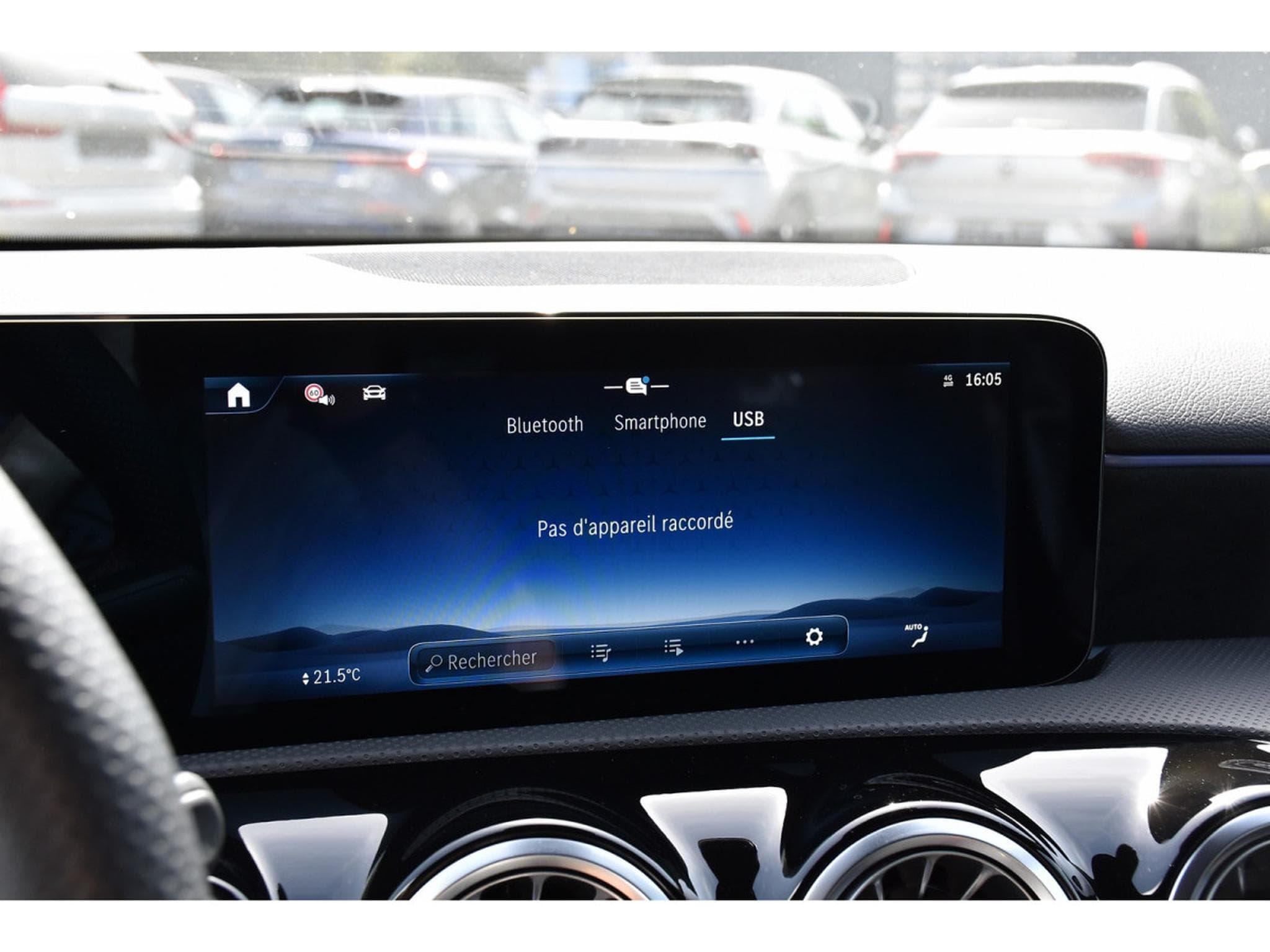 Mercedes A 200 AMG Line 7G-Tronic GPS LANE CAM PARK KEYLESS 1° MAIN (2025) - Photo 11