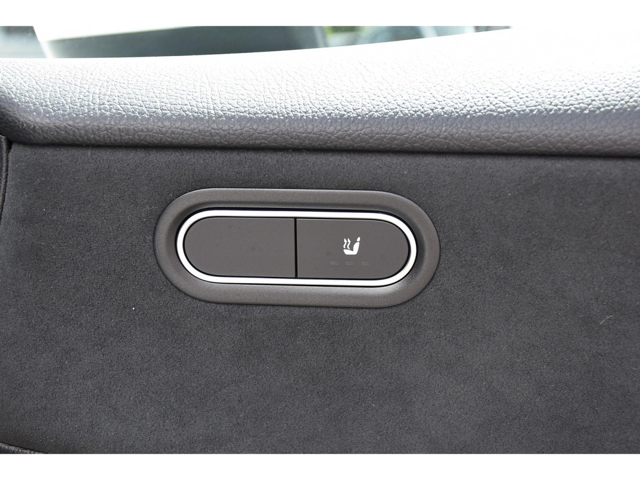 Mercedes A 200 AMG Line 7G-Tronic GPS LANE CAM PARK KEYLESS 1° MAIN (2025) - Photo 22