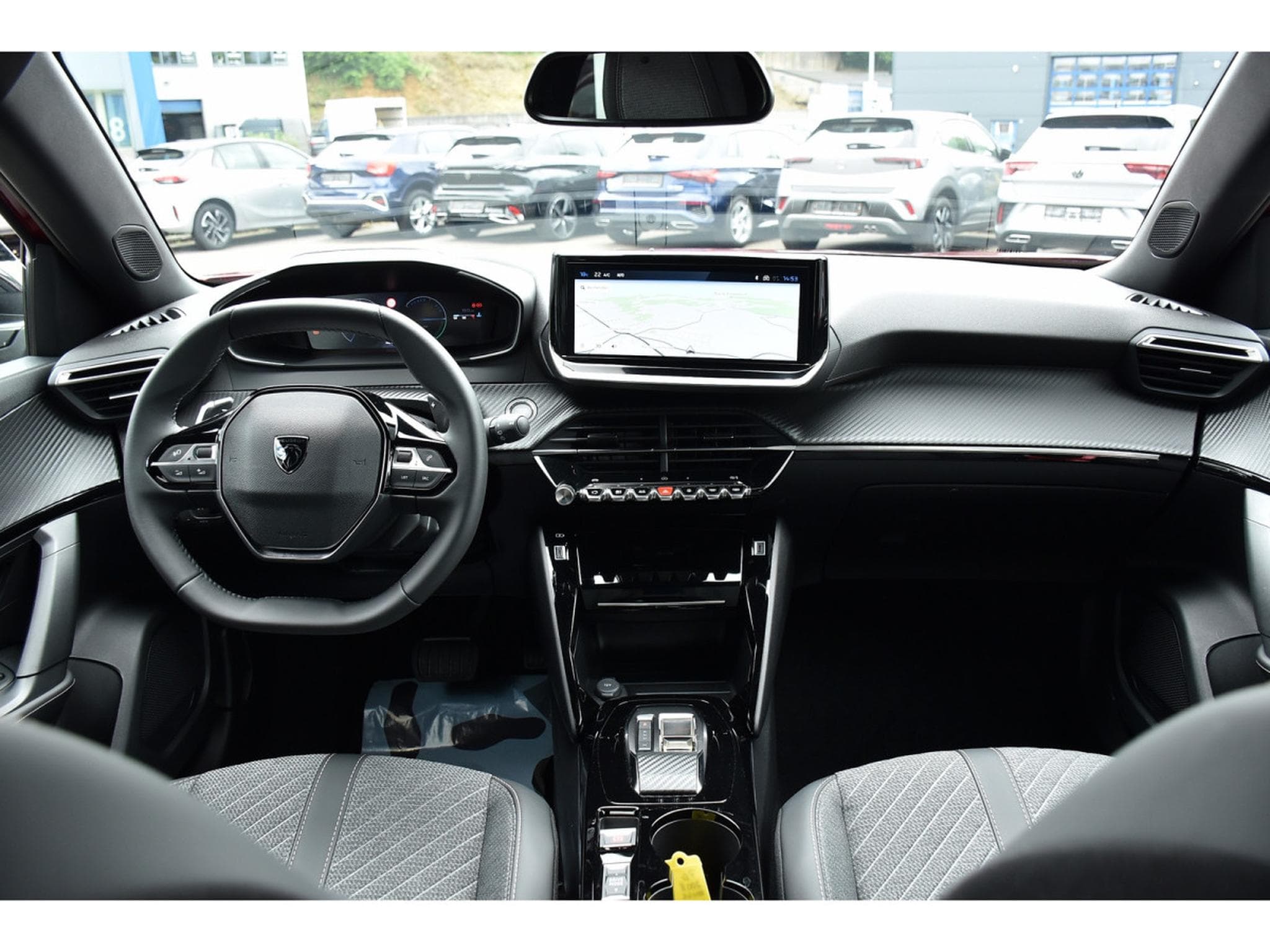 Peugeot 2008 1.2 Hybrid 145 Allure e-DCS6 ACC LANE SIDE GPS CAM360 1°MAIN (2025) - Foto 9