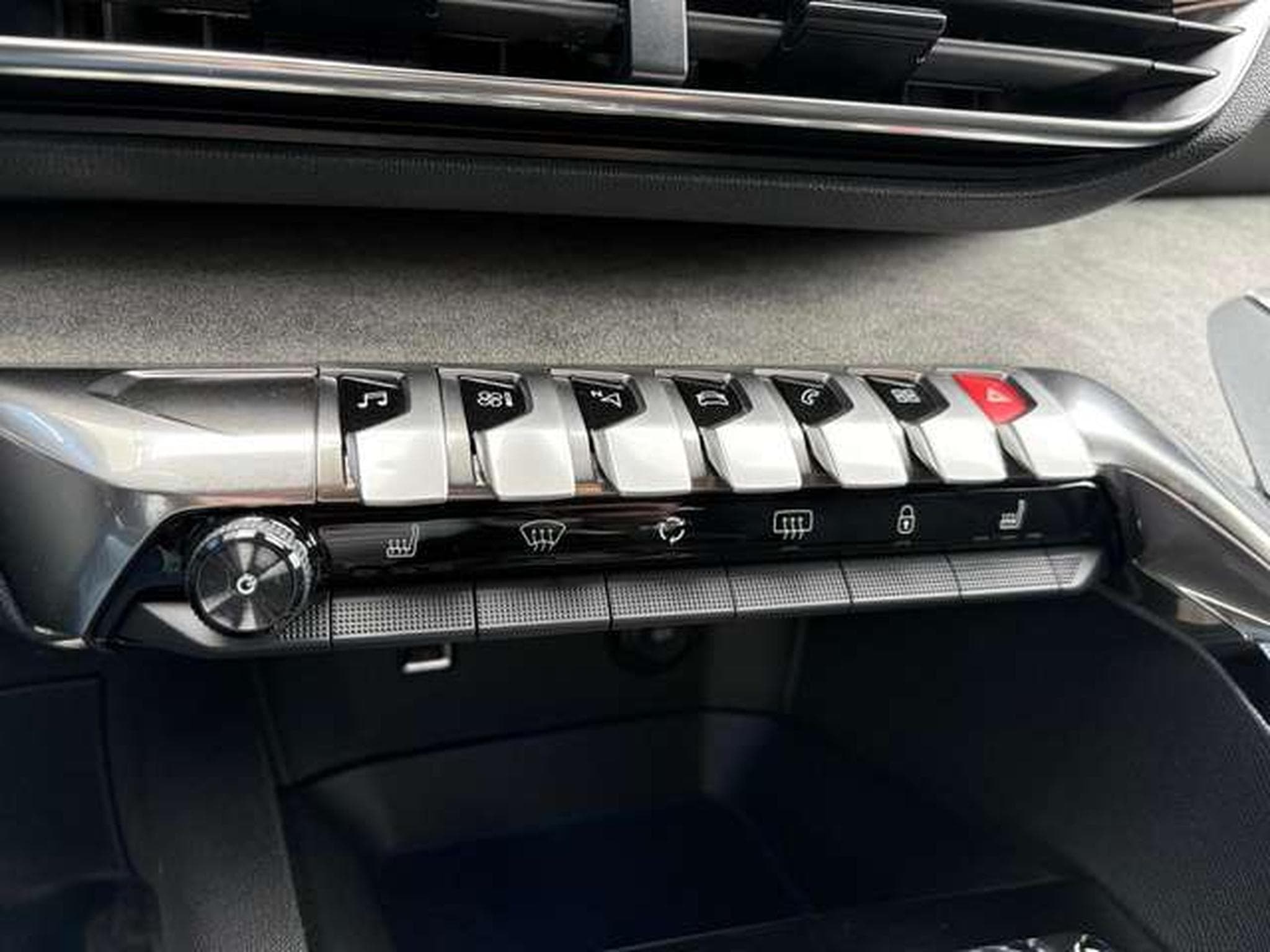 Peugeot 3008 3008 Hybrid 136 e-DSC6 GT (2024) - Foto 10