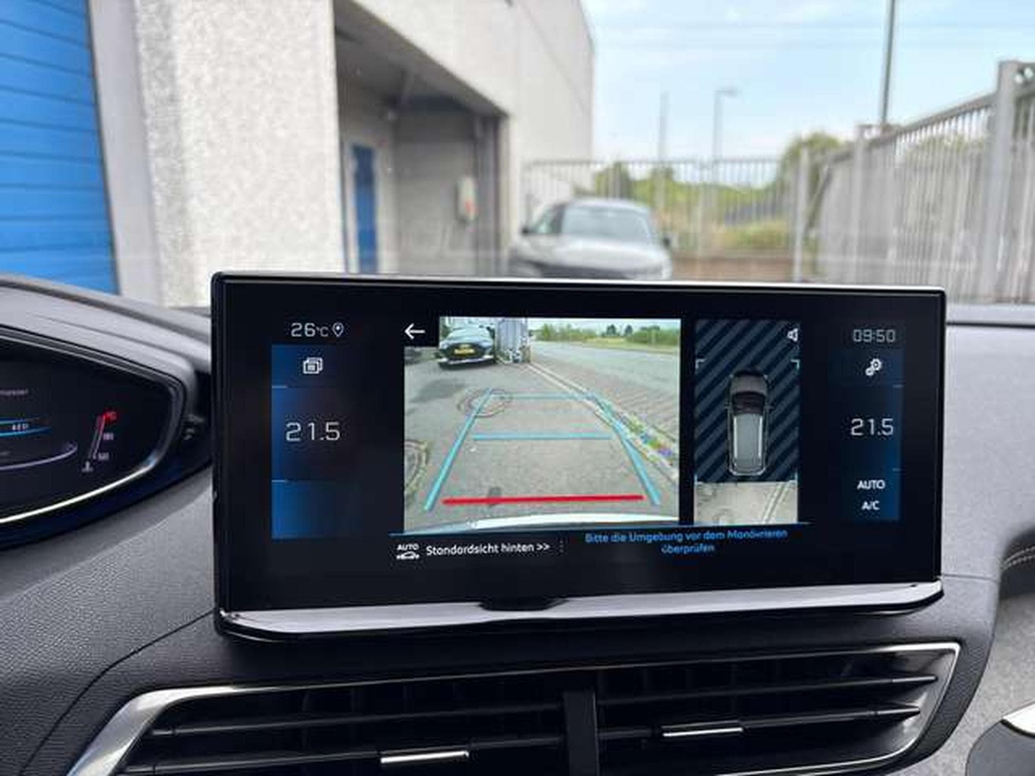 Peugeot 3008 3008 Hybrid 136 e-DSC6 GT (2024) - Foto 8