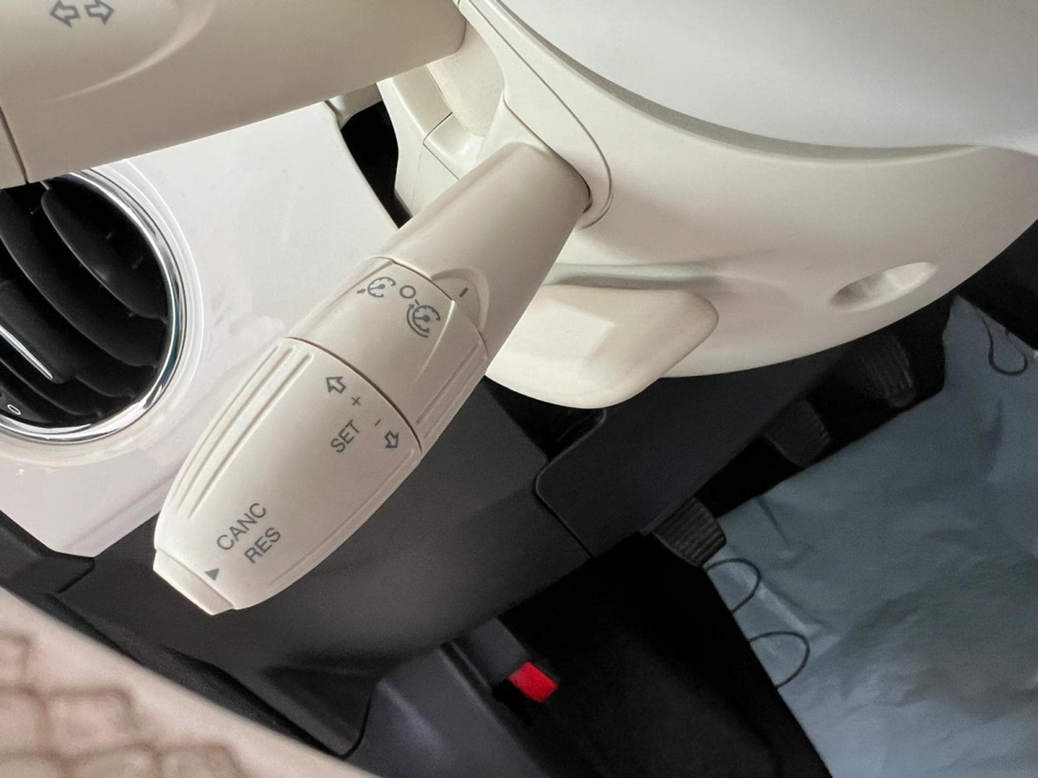 Fiat 500 LOUNGE 1.0i HYBRID 70, CUIR-PARTIEL, REGULATEUR, PARKTRONIC (2020) - Photo 8