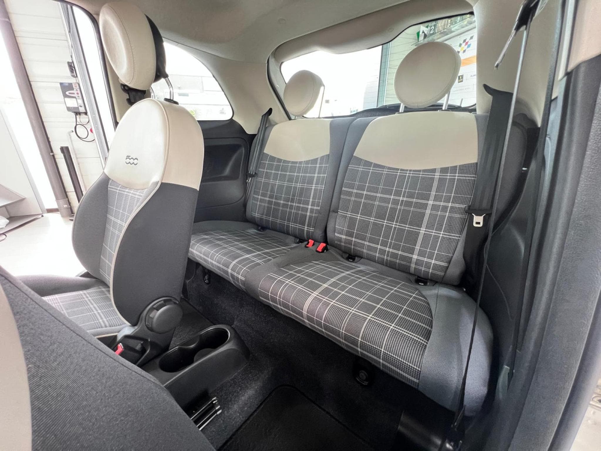 Fiat 500 LOUNGE 1.0i HYBRID 70, CUIR-PARTIEL, REGULATEUR, PARKTRONIC (2020) - Photo 9