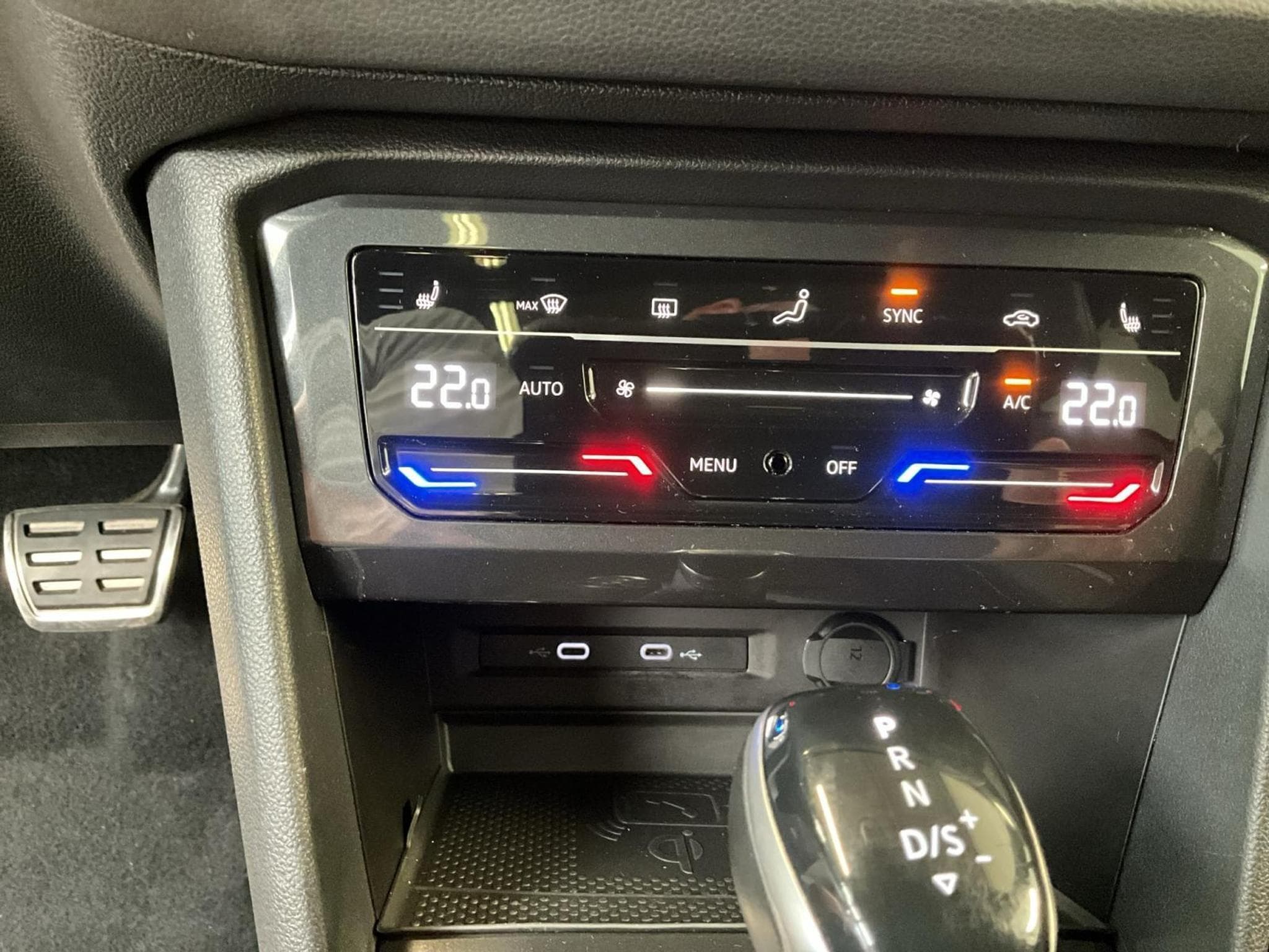 VW Tiguan R-Line+DSG+4M+Navi+Pano+Black-Style+Matrix-LED (2021) - Photo 21