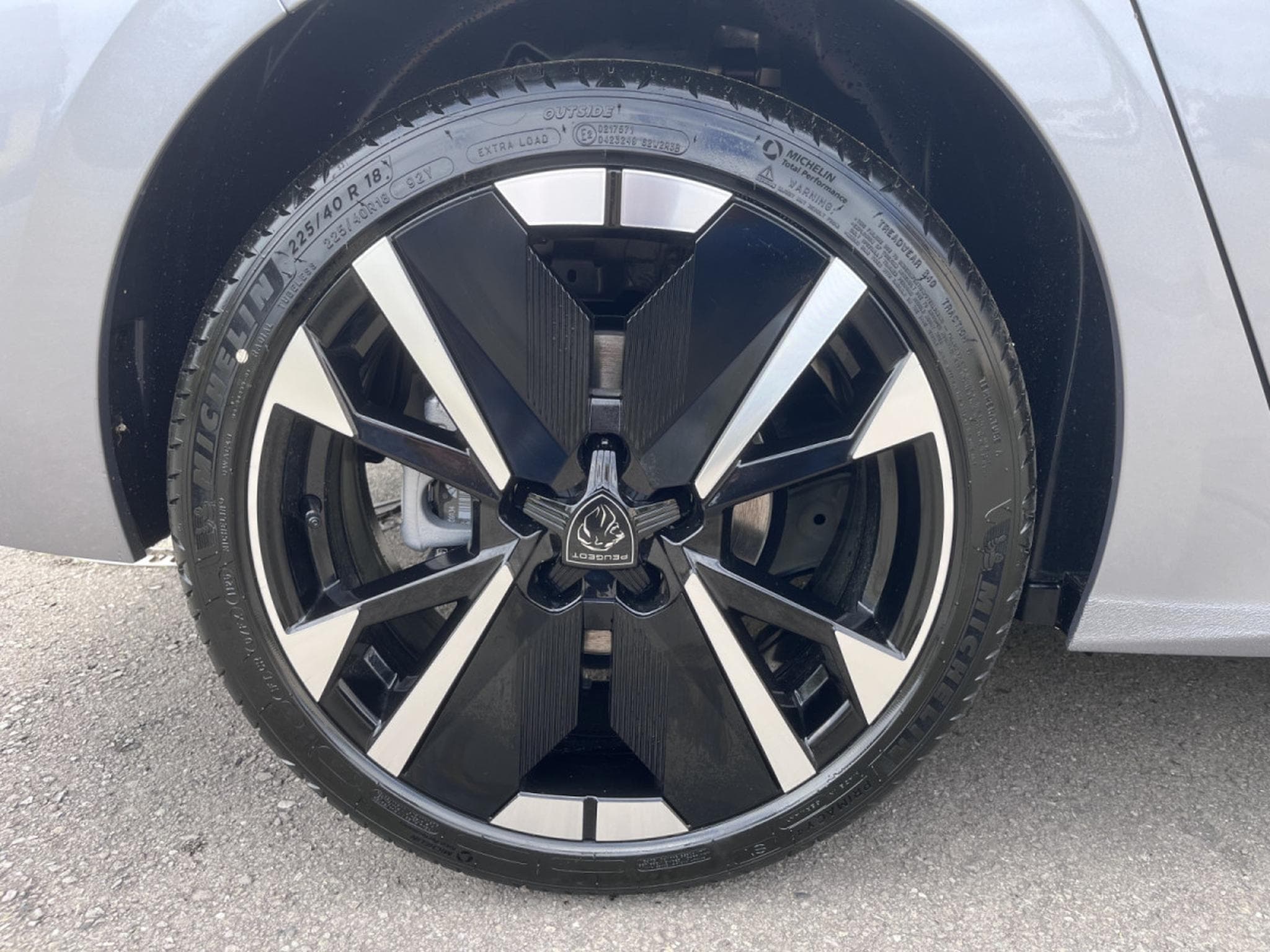 Peugeot 308 1.5 BlueHDi S&S 130 Cv EAT8 - GT - Camera 360 - ACC (2026) - Foto 21