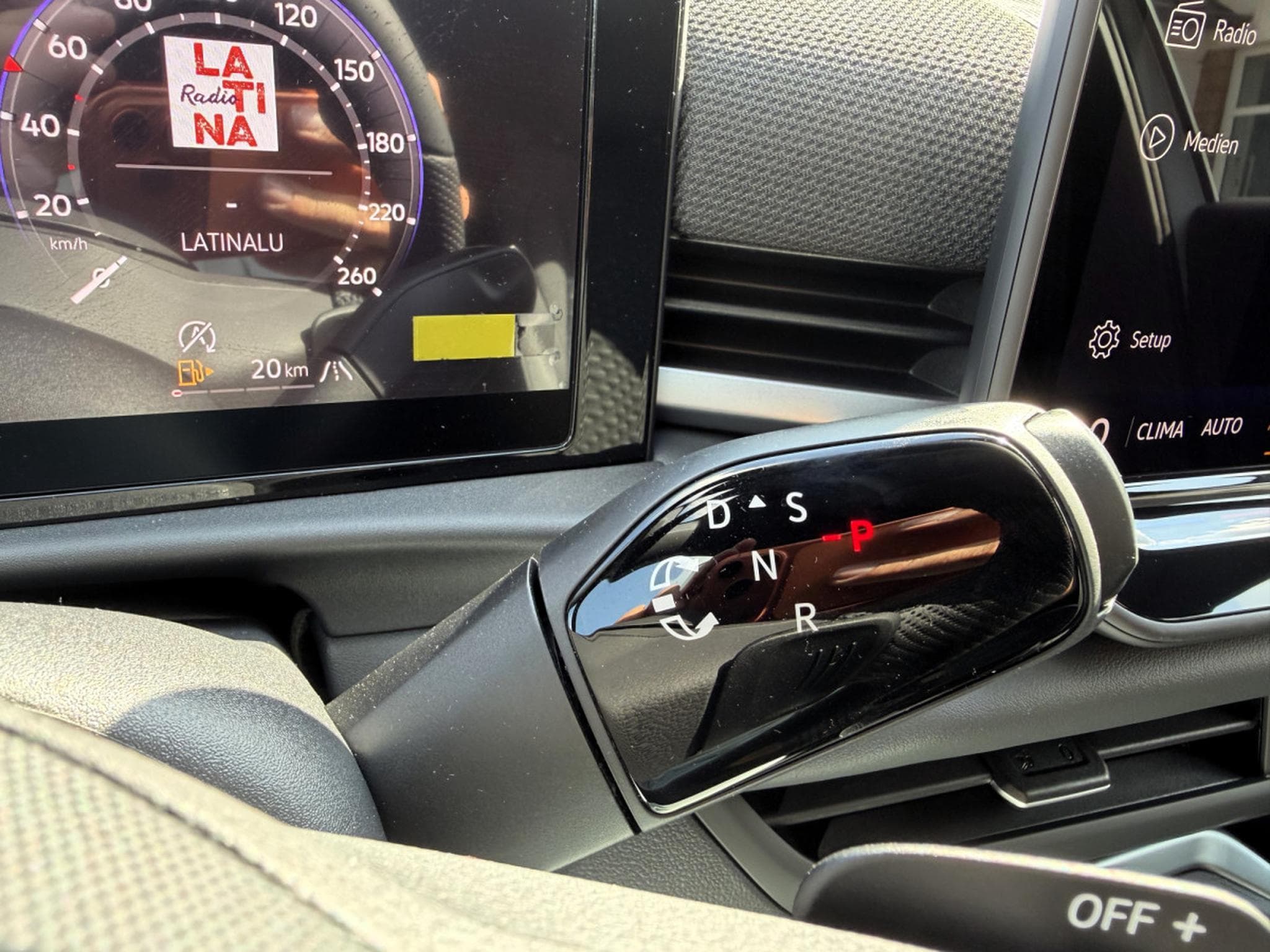 VW T-Roc R-Line 2026 ACC+CAMERA+EHK+SHZ+18”LM+LED PLUS (2026) - Foto 23
