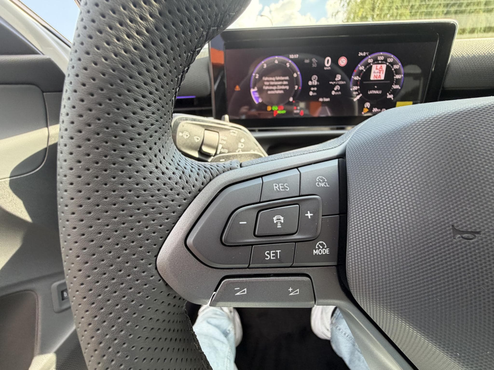 VW T-Roc R-Line 2026 ACC+CAMERA+EHK+SHZ+18”LM+LED PLUS (2026) - Foto 30