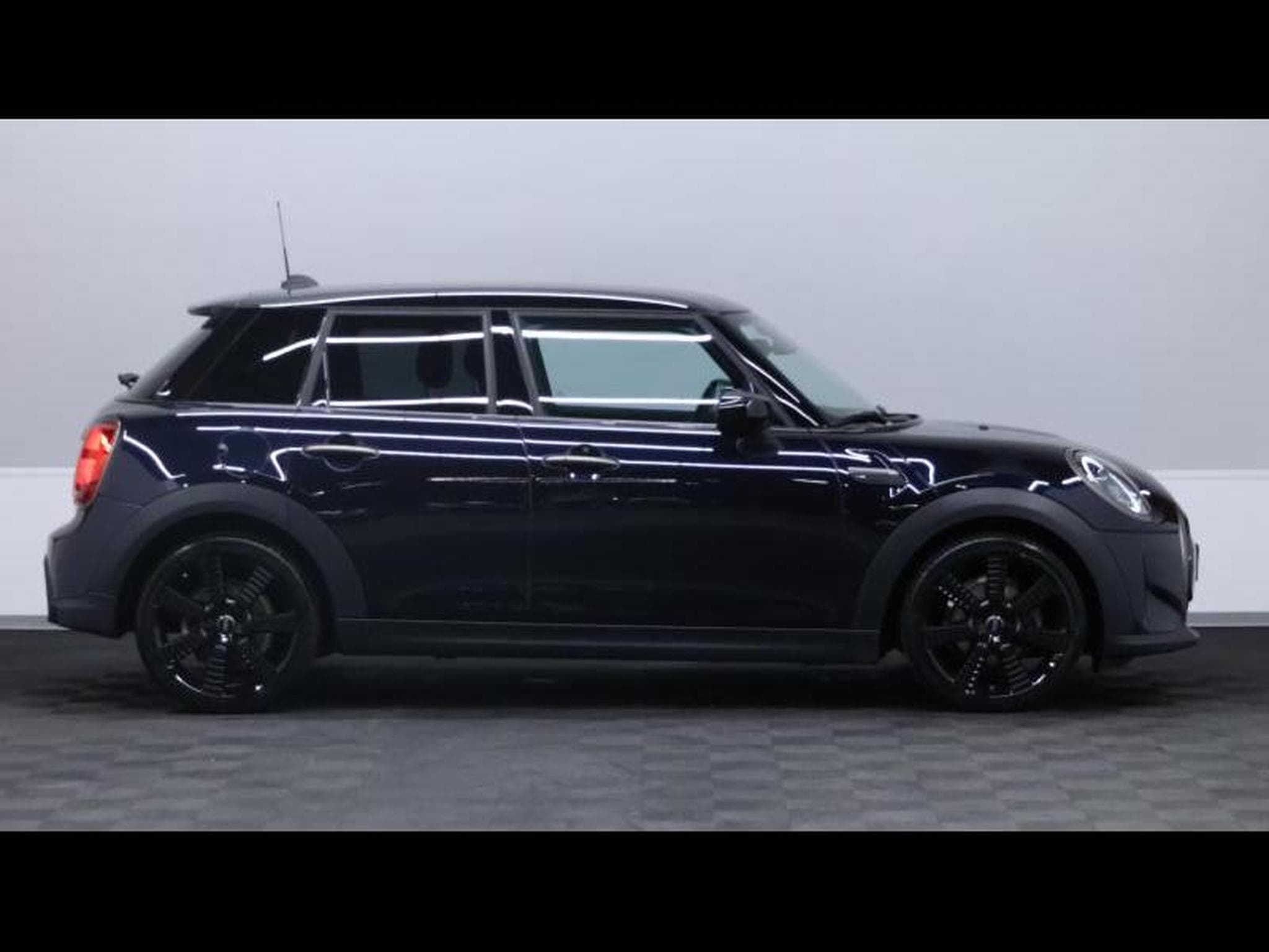 MINI Cooper 1.5 136cv Steptronic (2023) - Photo 4
