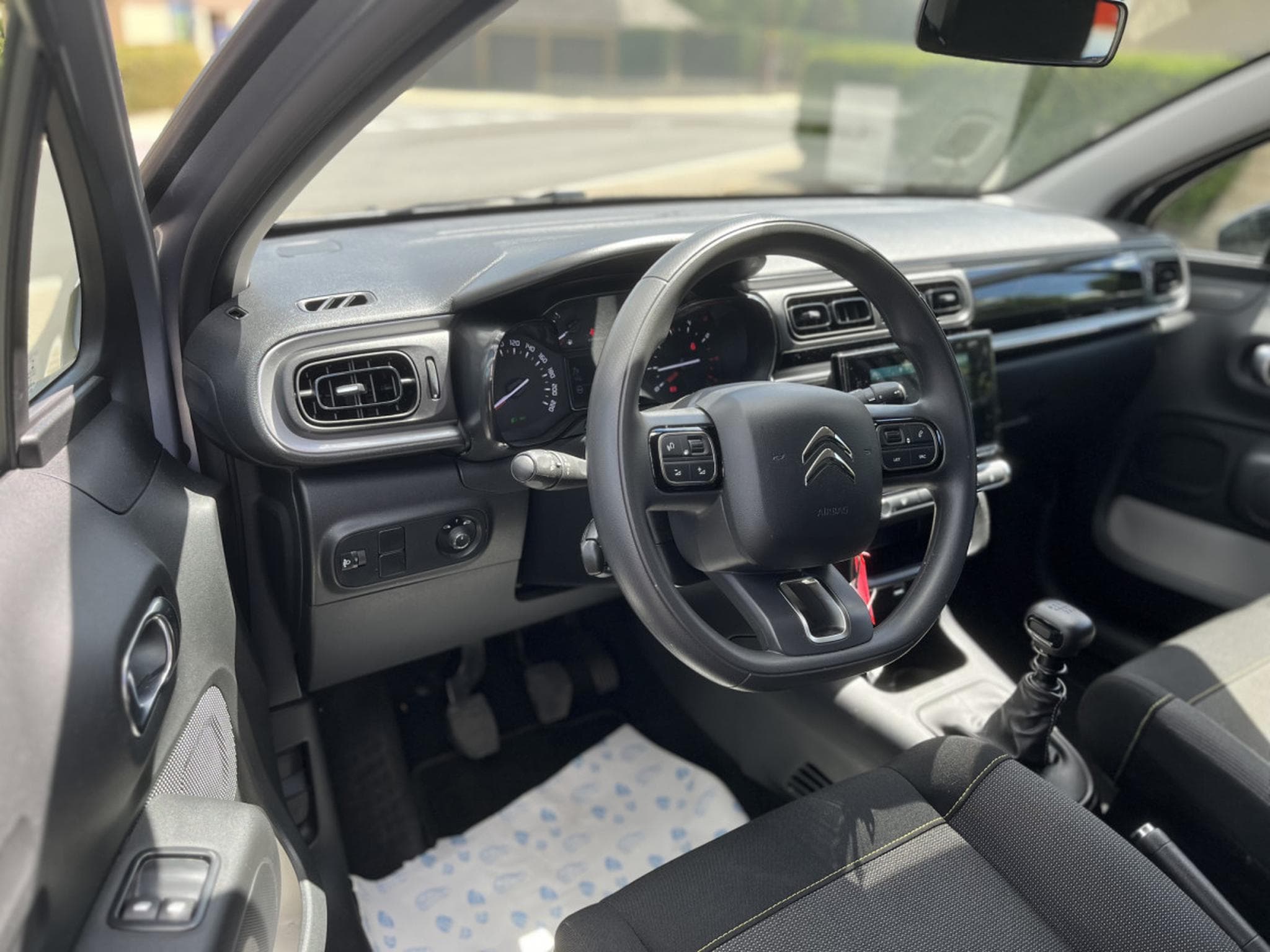 Citroën C3 1.5 BlueHdi Attraction 100cv (2022) - Photo 9