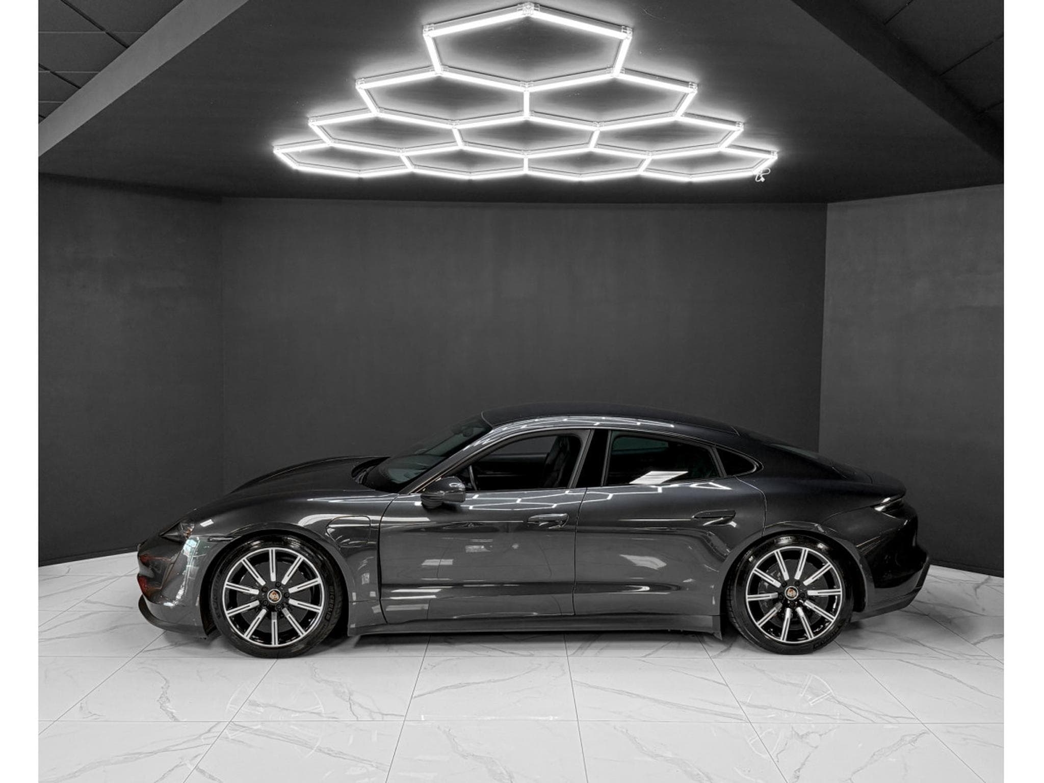 Porsche Taycan PERFORMANCE / PPF / APPROVED / 5-SEATS / BOSE (2022) - Photo 2
