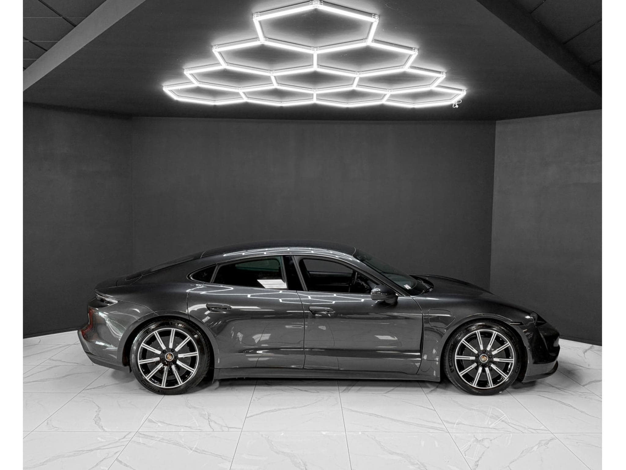 Porsche Taycan PERFORMANCE / PPF / APPROVED / 5-SEATS / BOSE (2022) - Photo 6