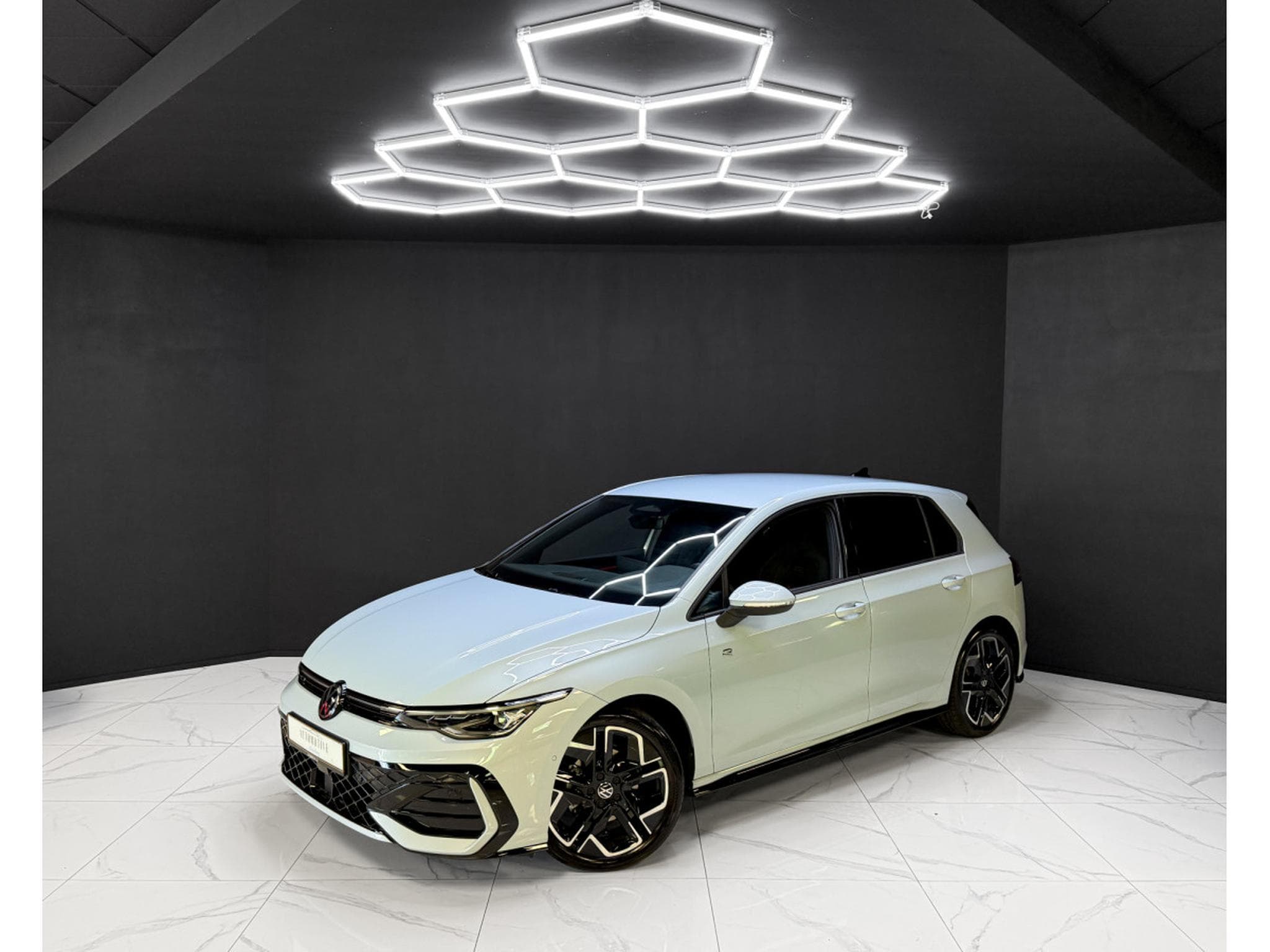 VW Golf 8.5 R Line eTSI 150 MY26 (2026) - Photo 1