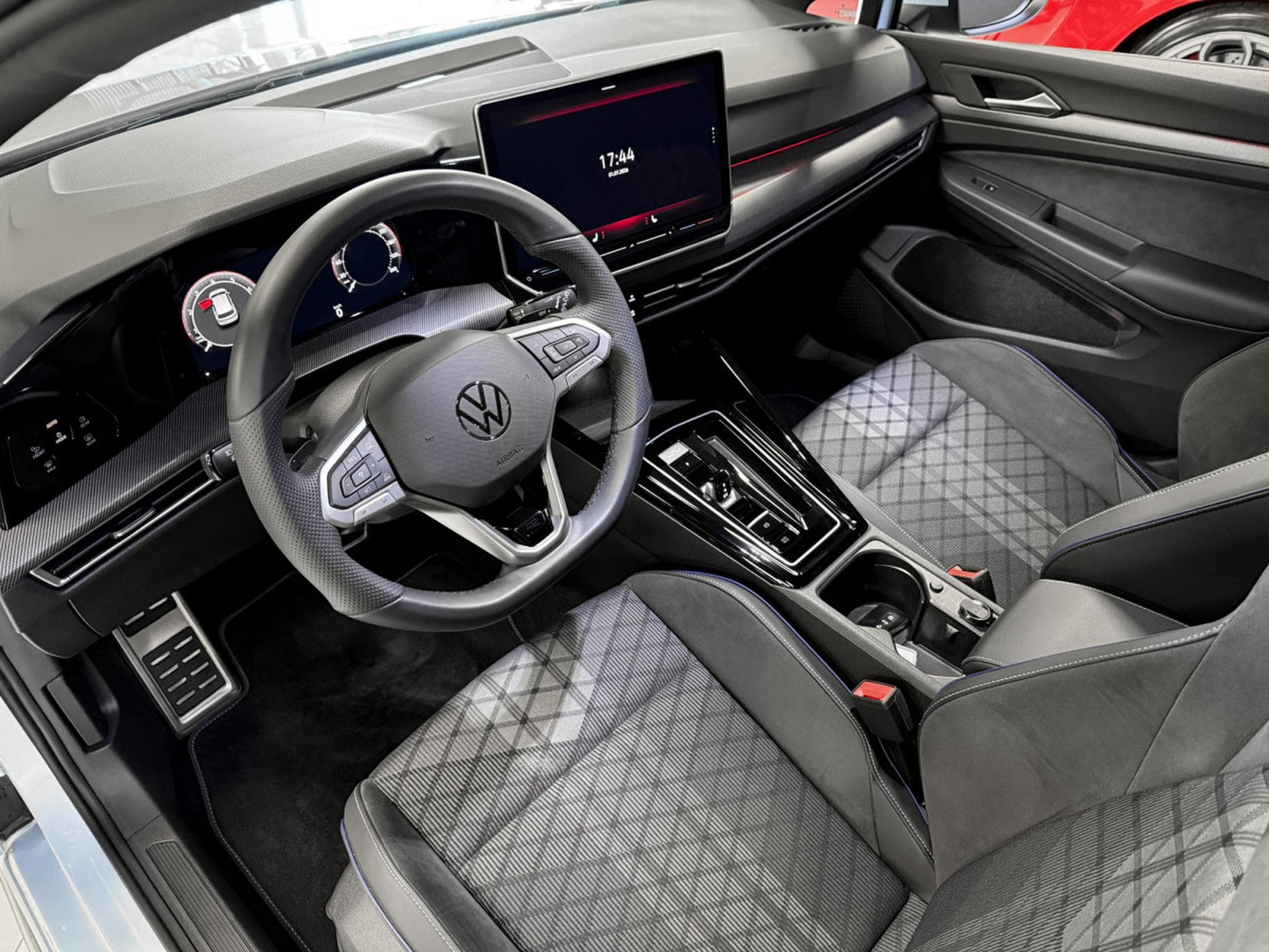 VW Golf 8.5 R Line eTSI 150 MY26 (2026) - Photo 11